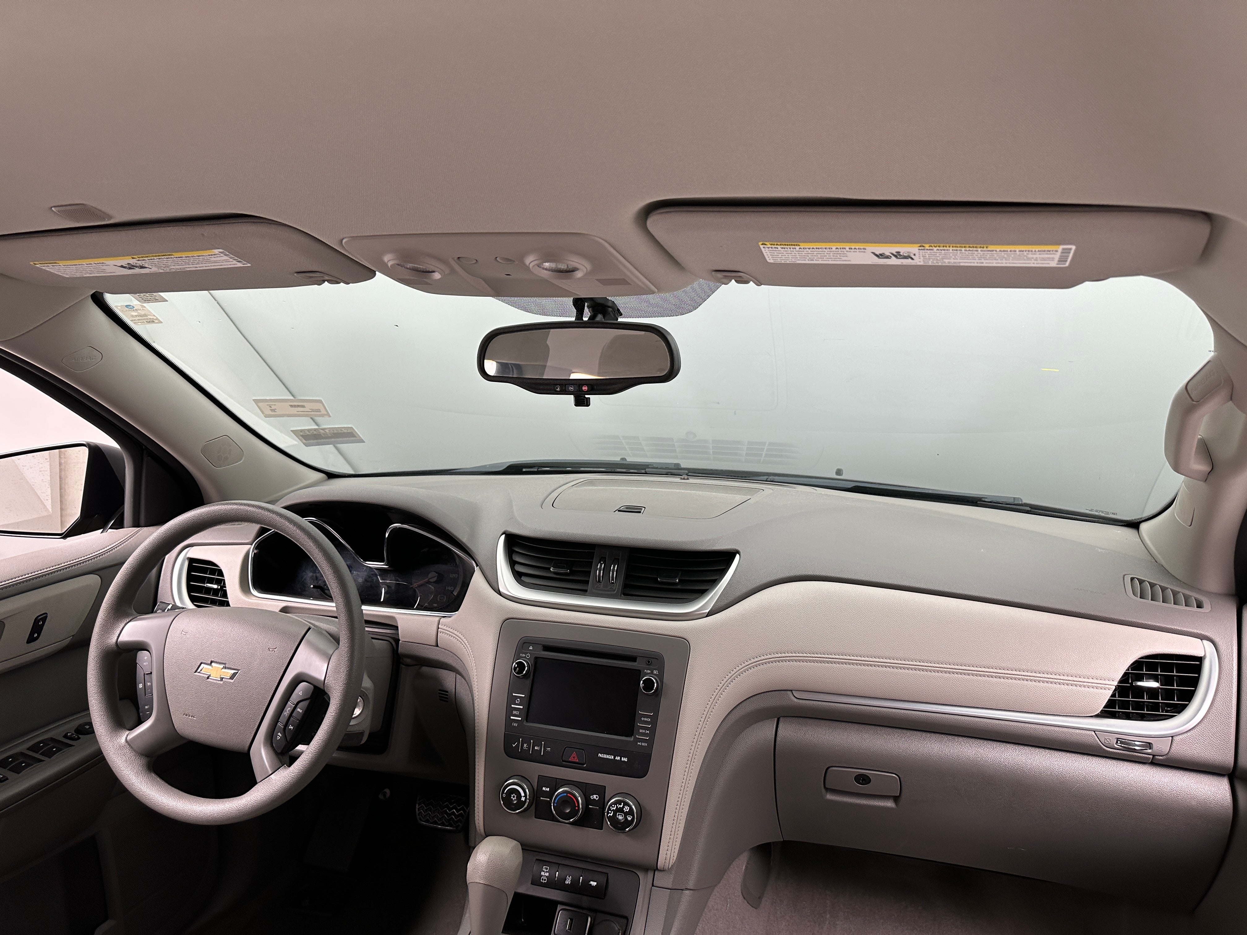 2017 Chevrolet Traverse LS 2