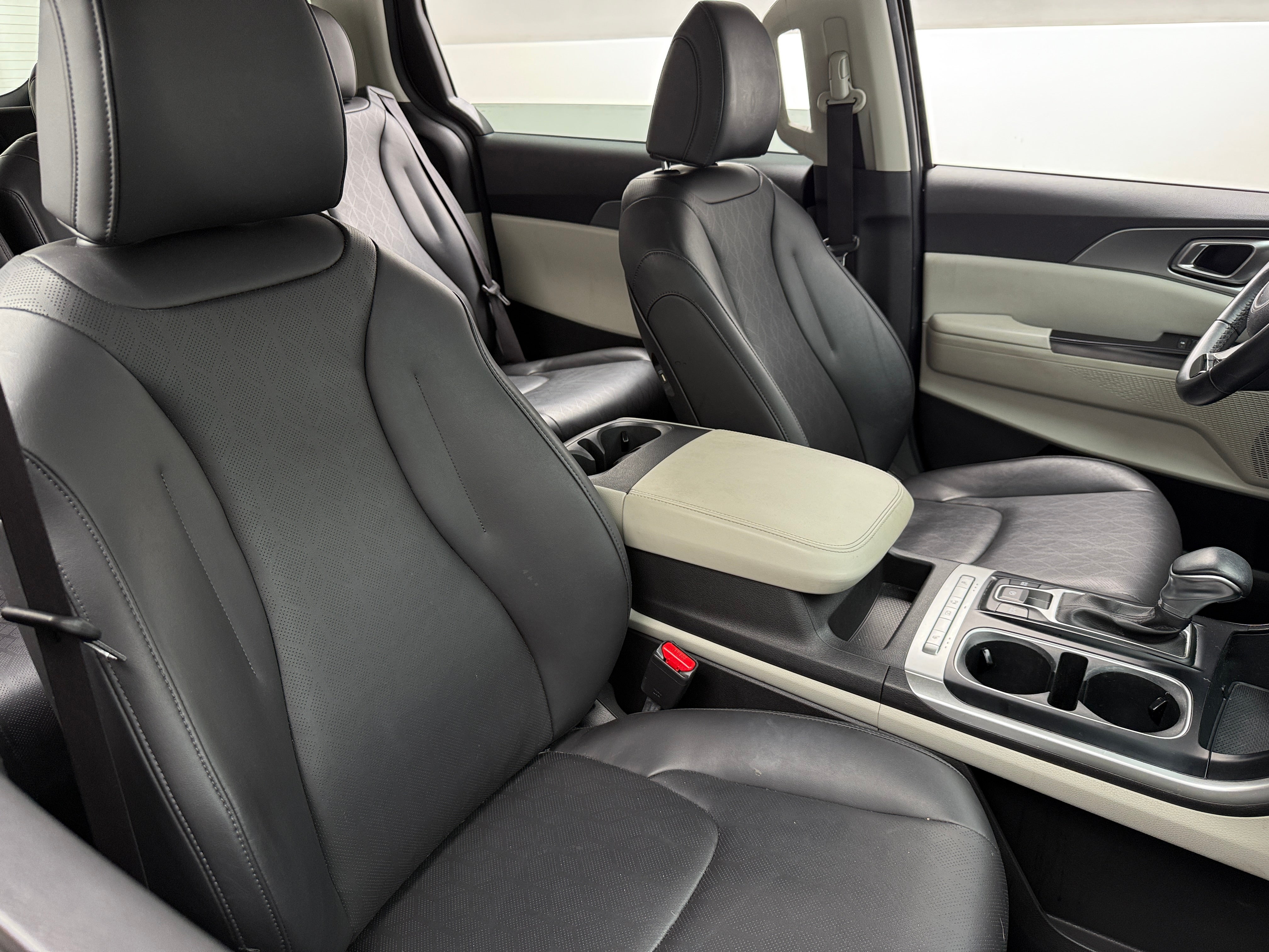 2022 Kia Carnival LX 2