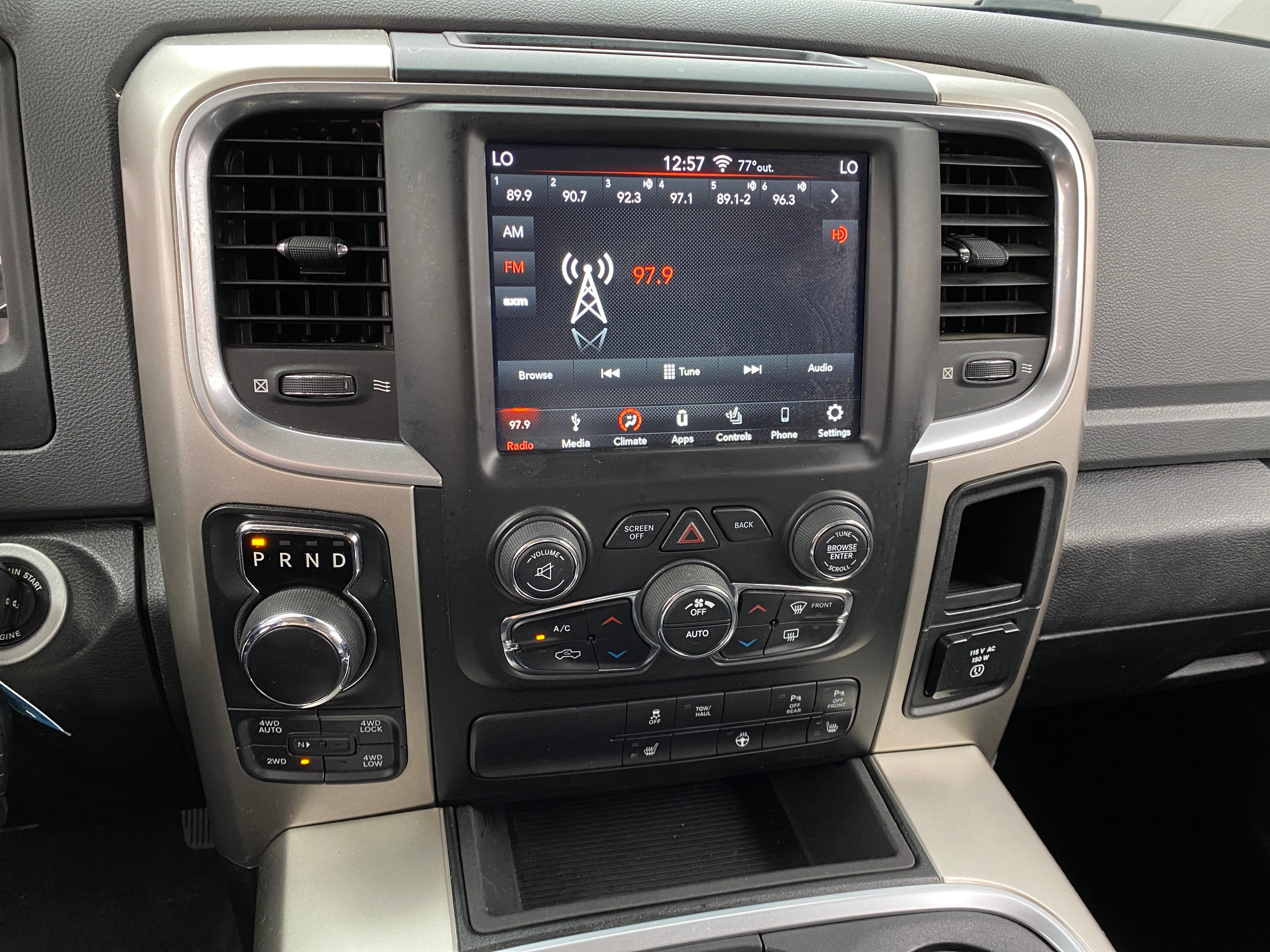 2019 RAM 1500 Classic Big Horn 4