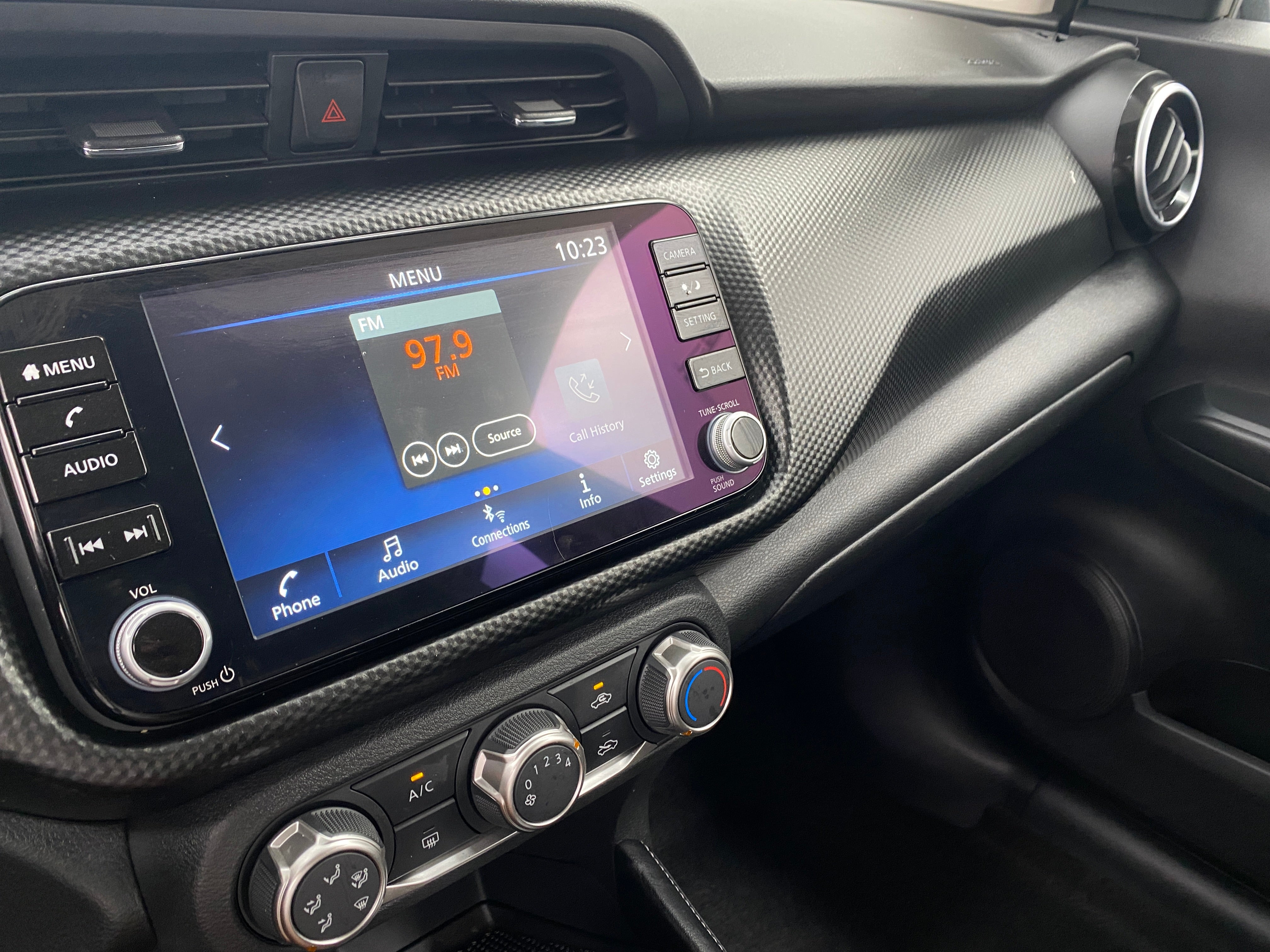 2024 Nissan Kicks SV 4