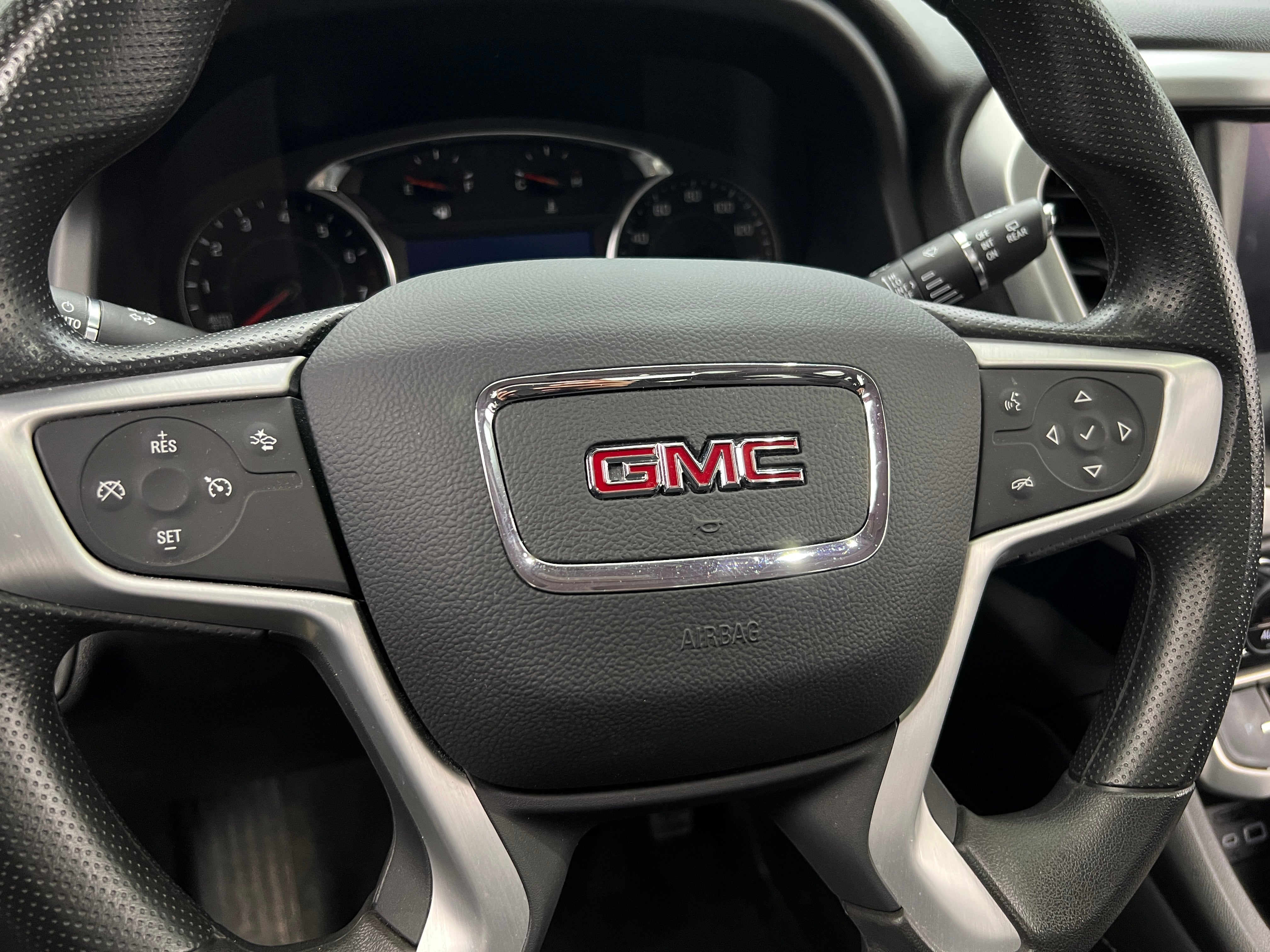 2023 GMC Acadia SLE 5