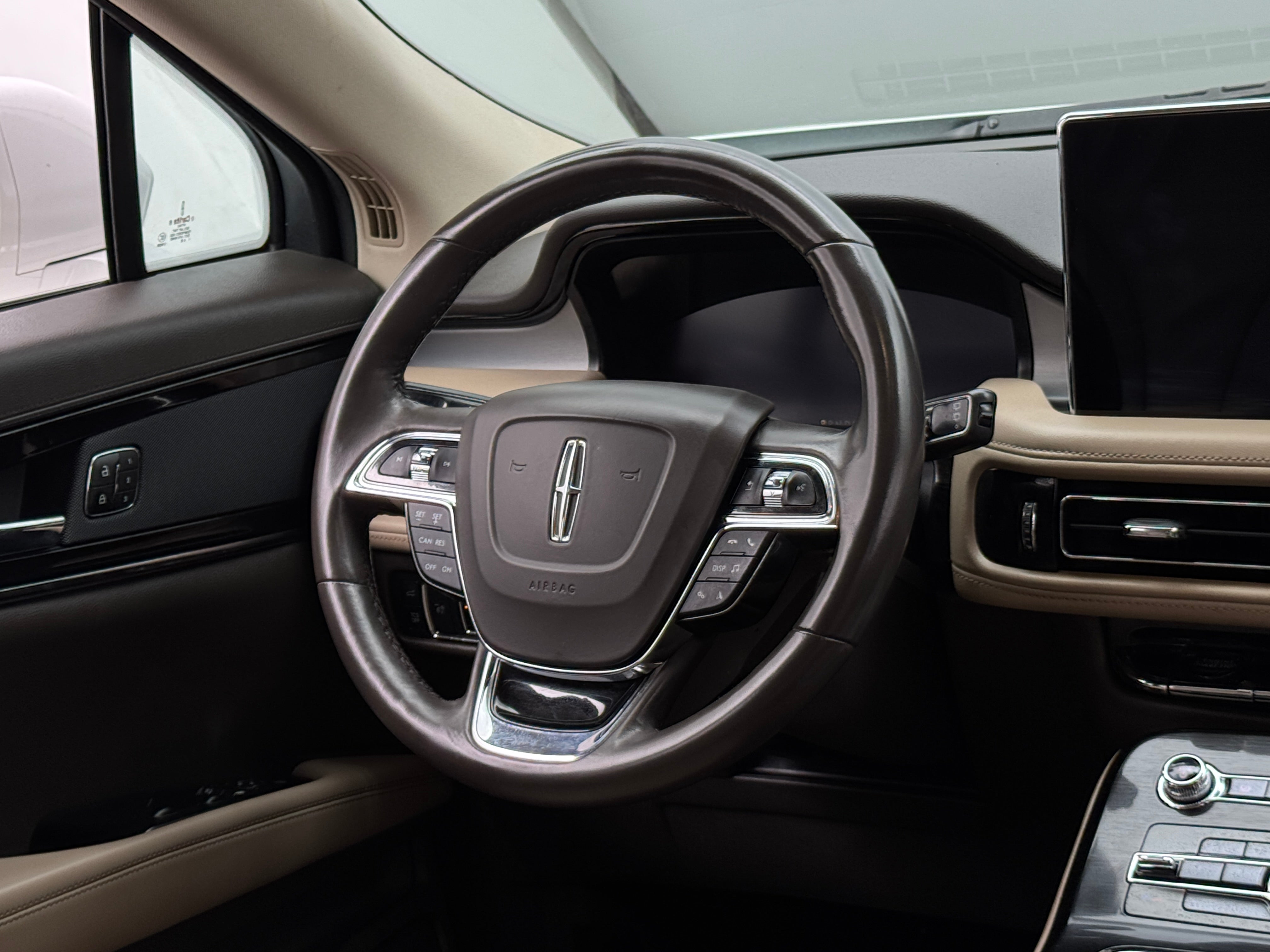 2021 Lincoln Nautilus  4