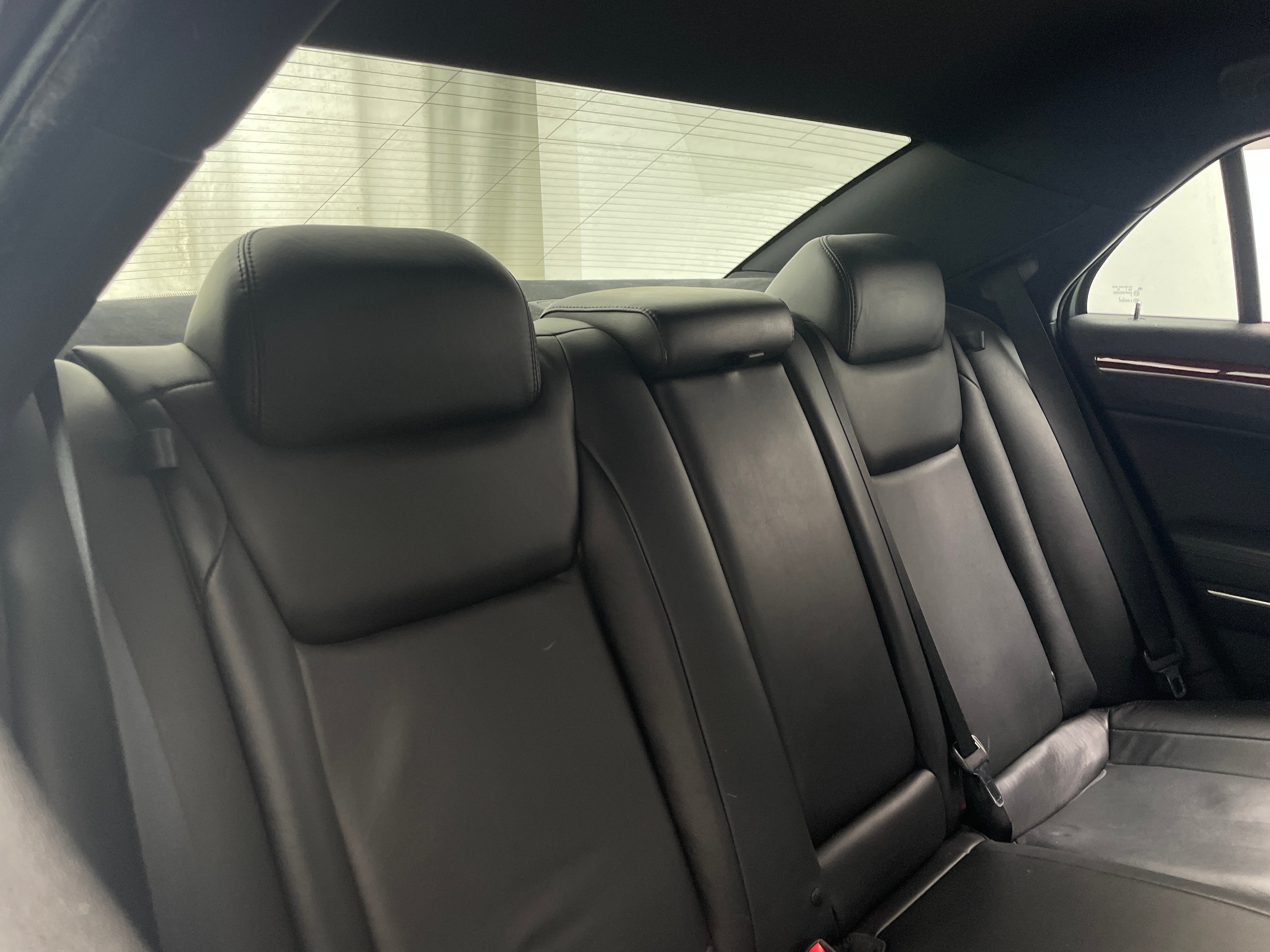 2013 Chrysler 300  5