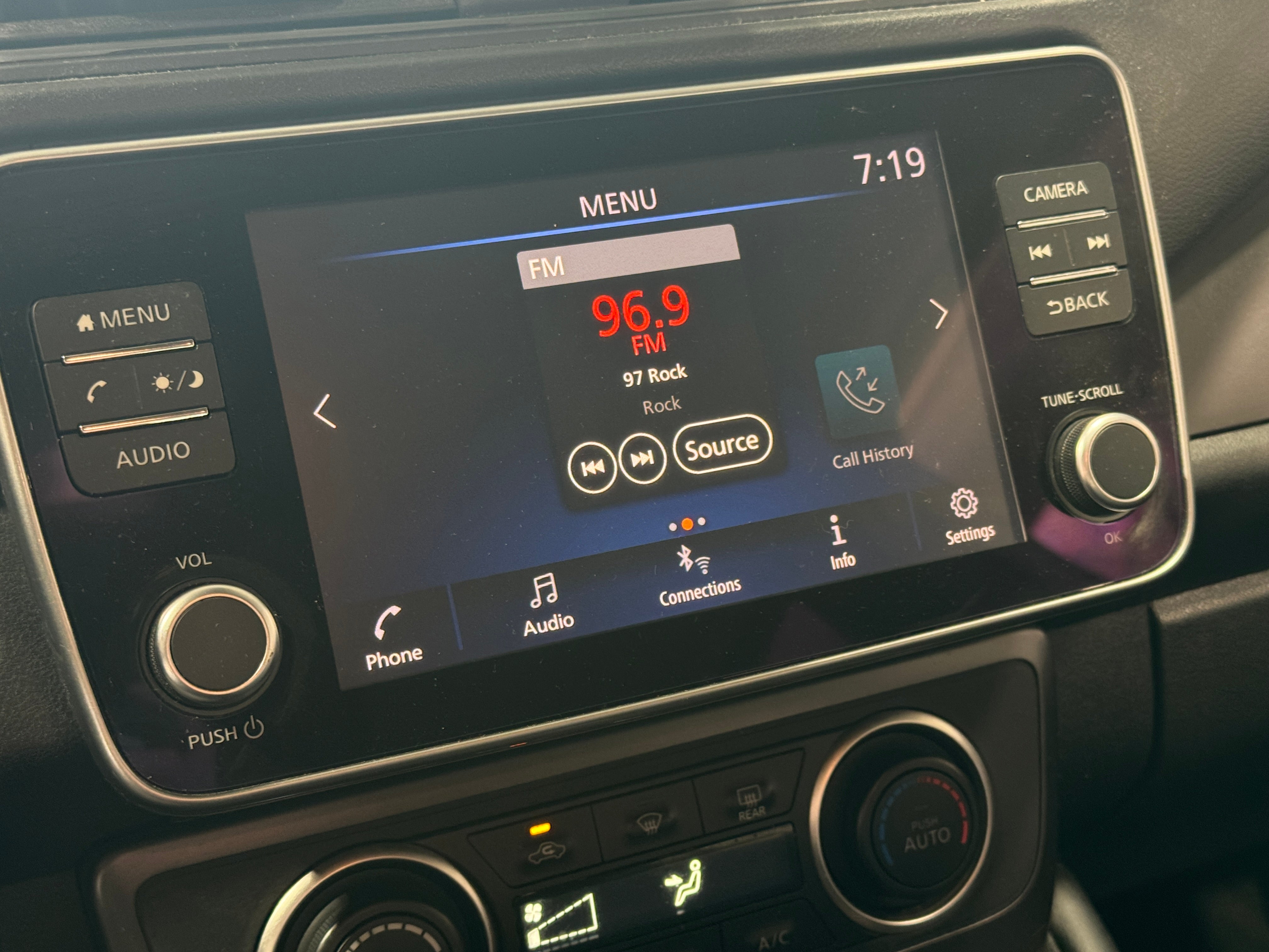 2020 Nissan Leaf S 4