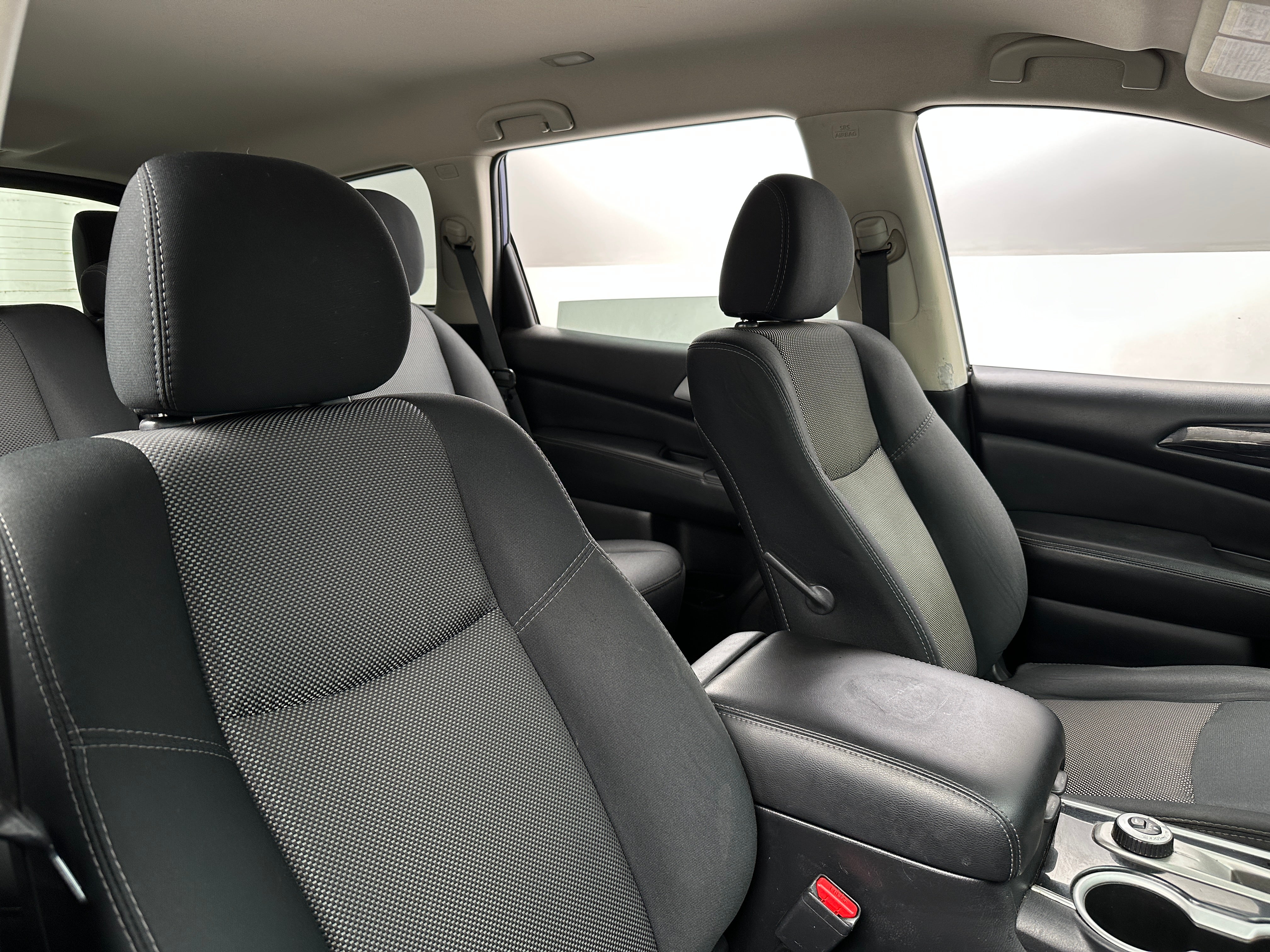 2019 Nissan Pathfinder SV 2