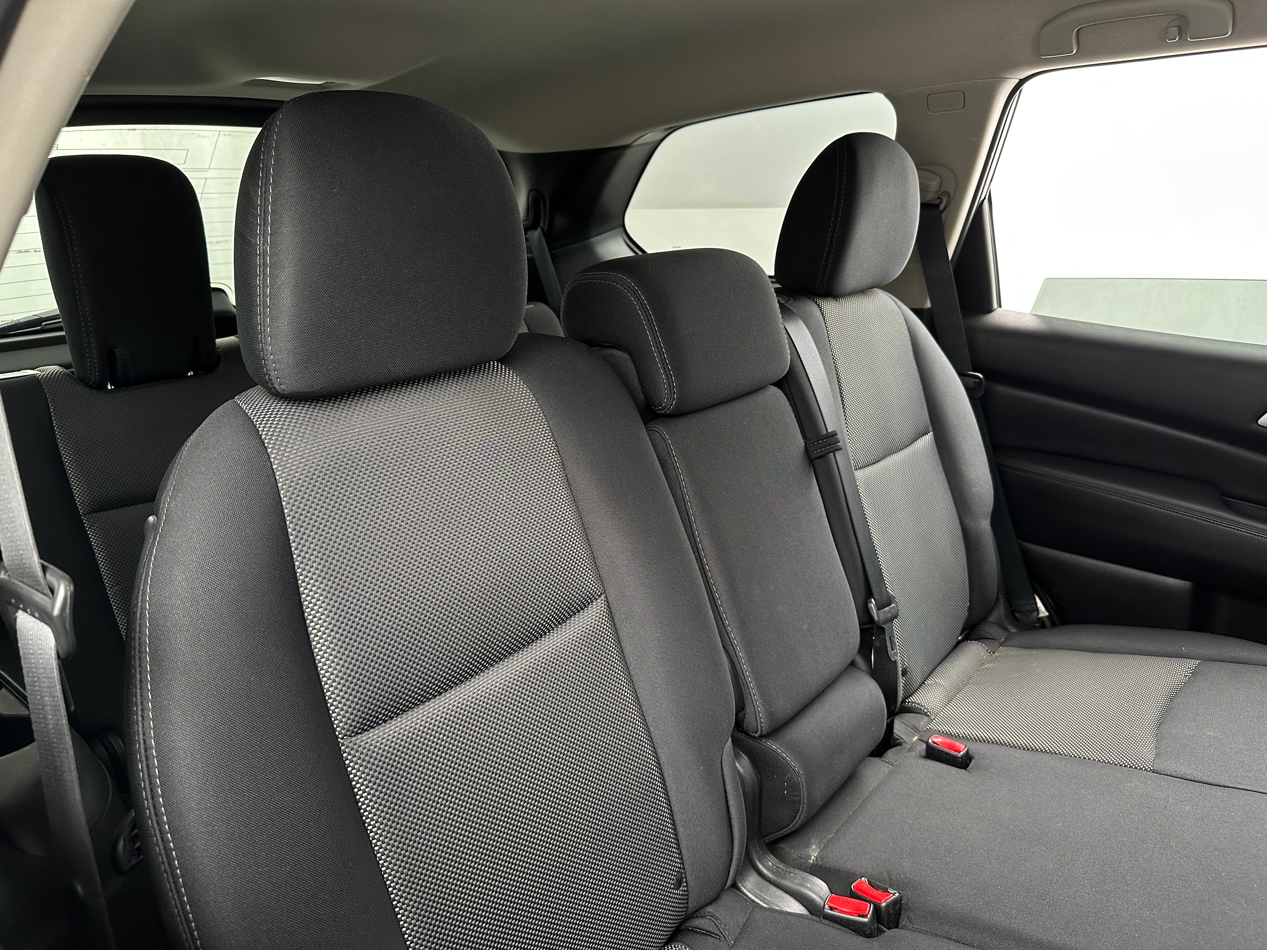 2019 Nissan Pathfinder SV 6