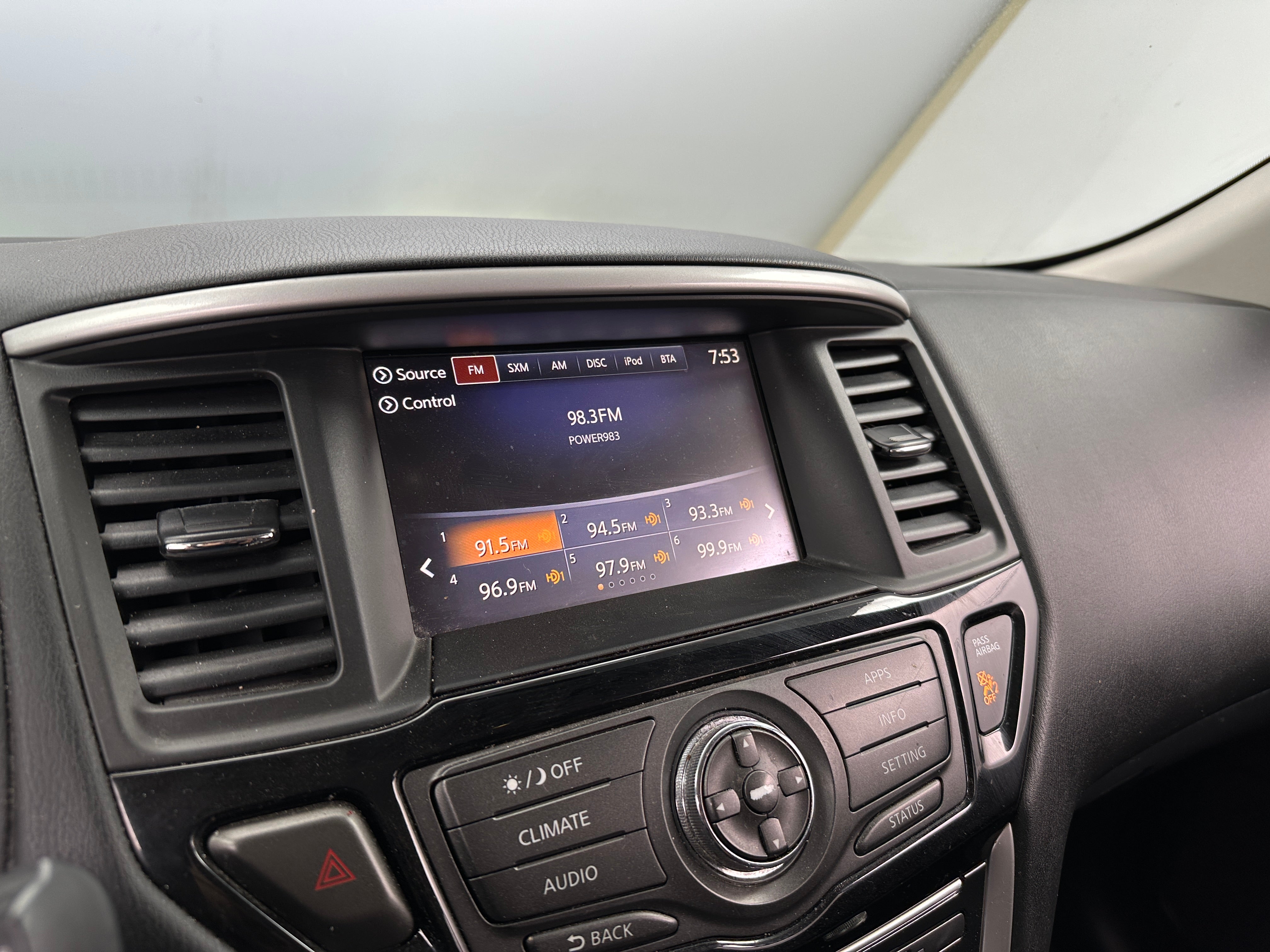 2019 Nissan Pathfinder SV 4