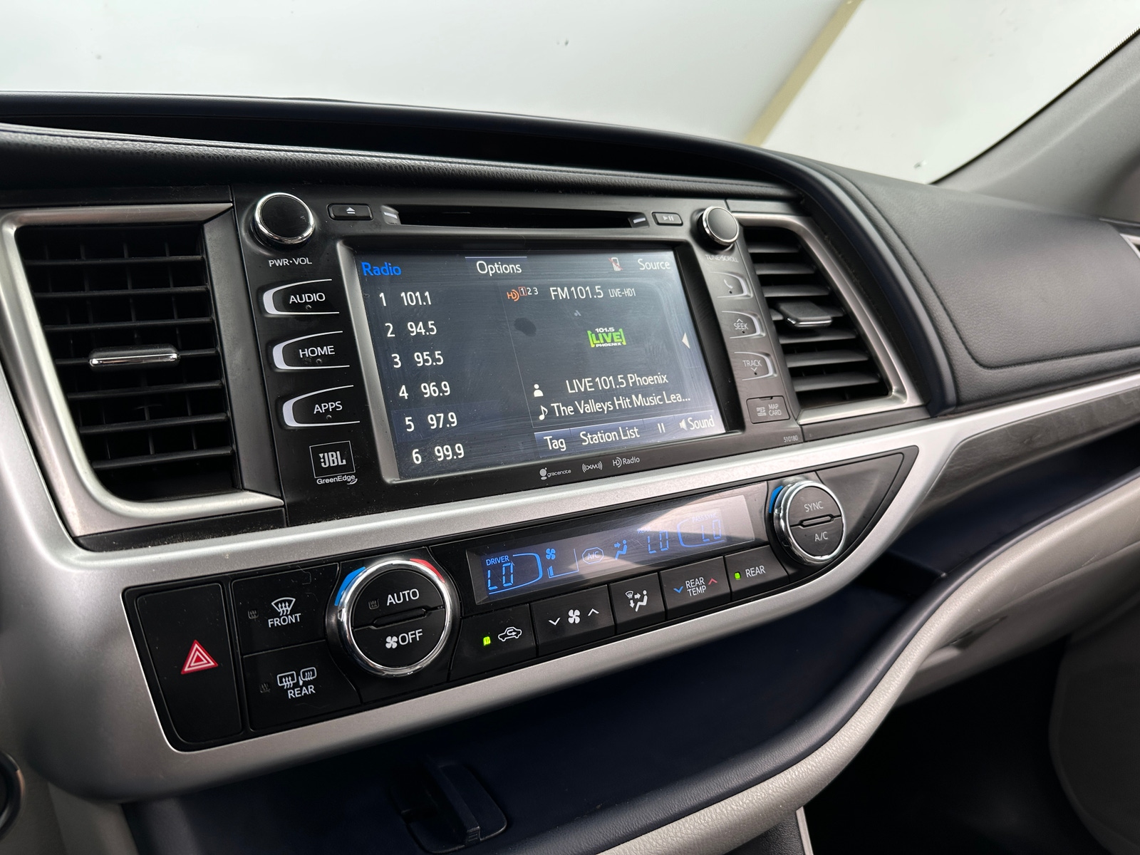 Thumbnail: 2017 Toyota Highlander - 3