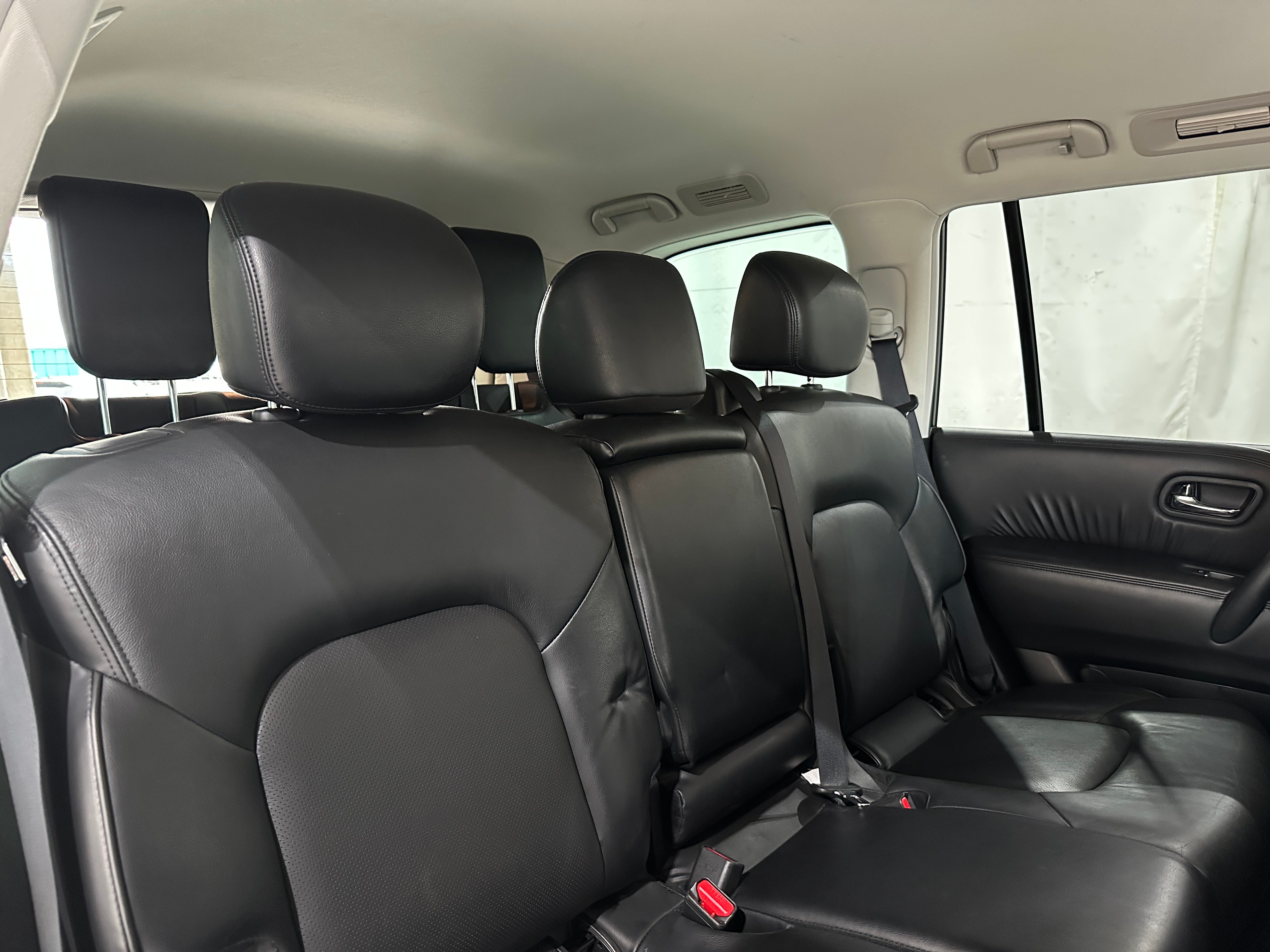 2023 Nissan Armada SL 5