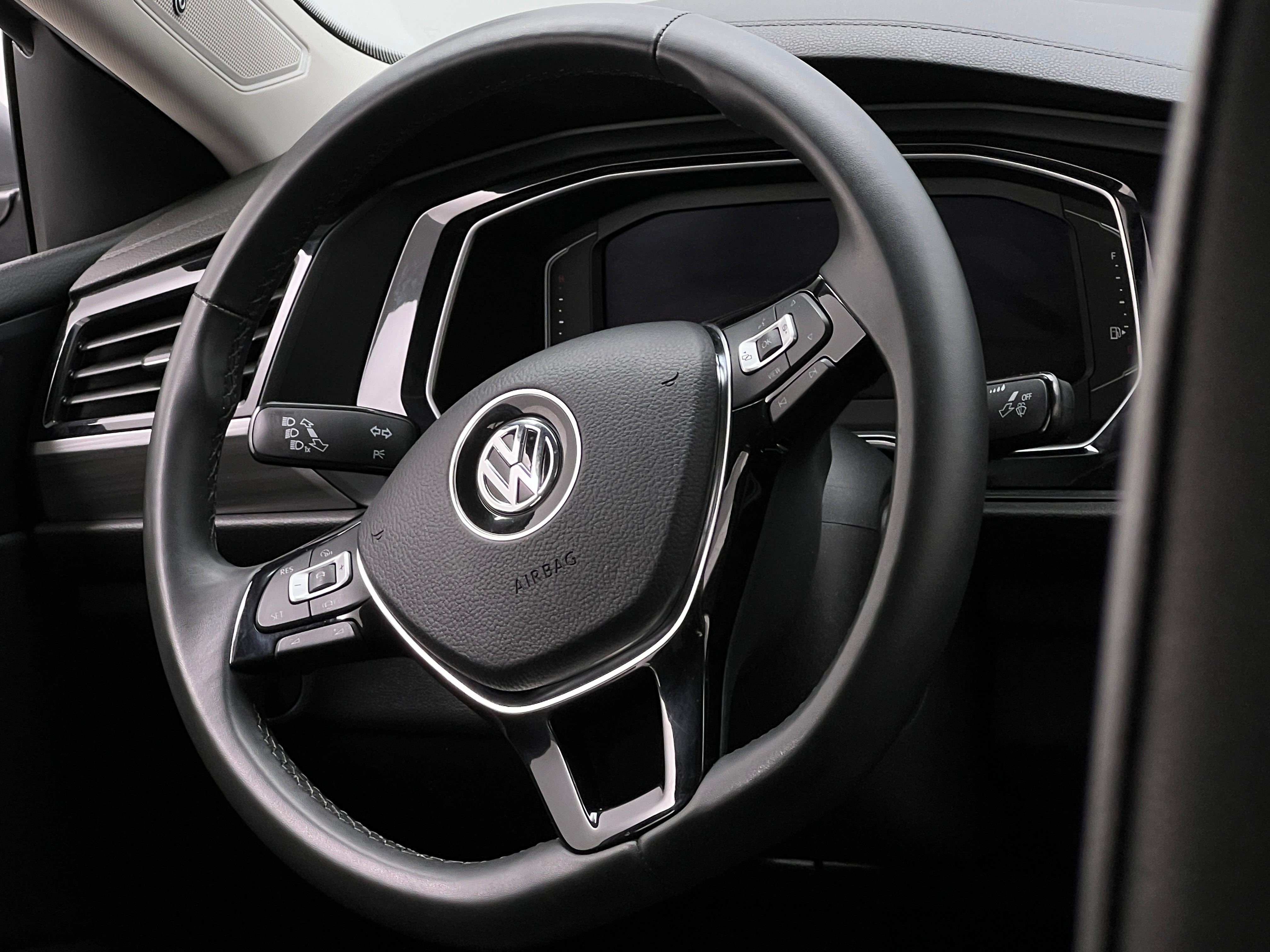 2020 Volkswagen Jetta SEL 4