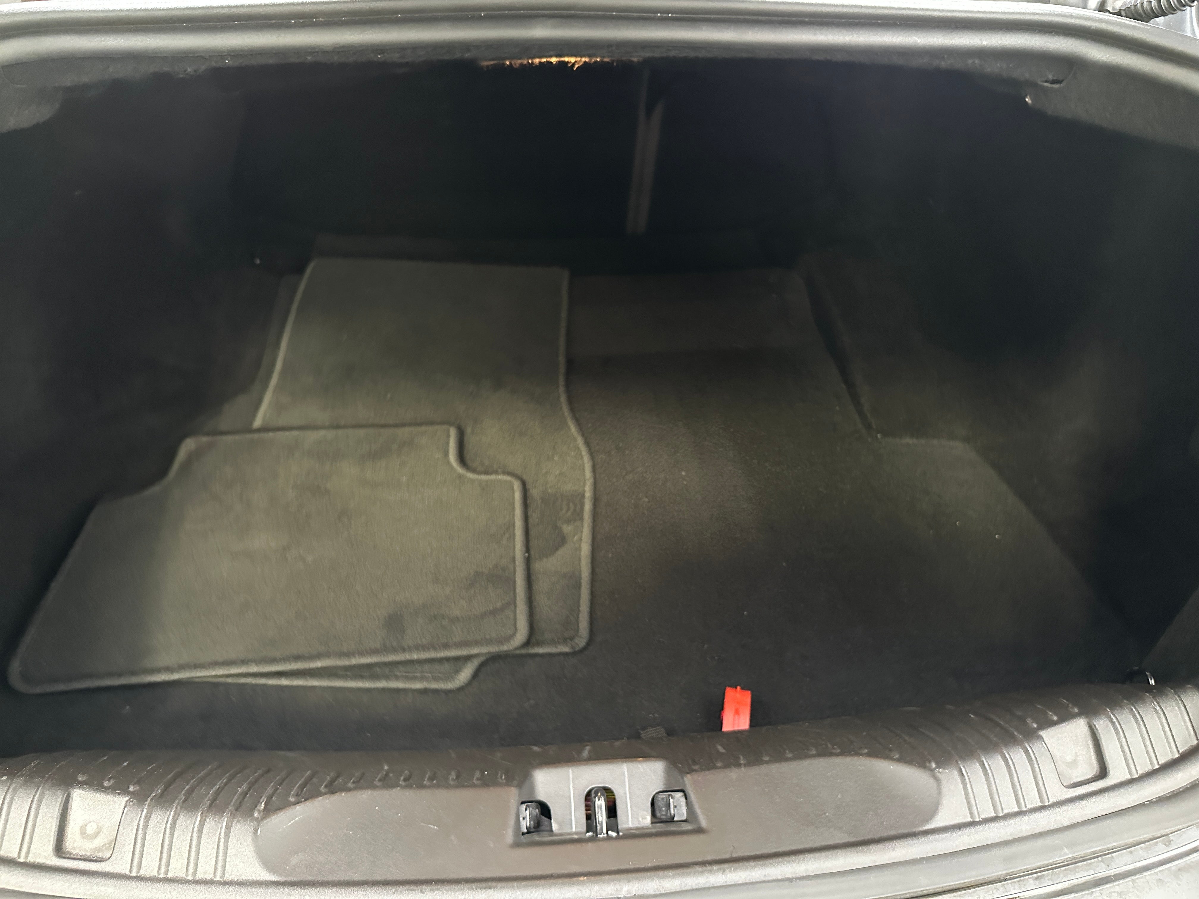 2011 Jaguar XF Premium 6