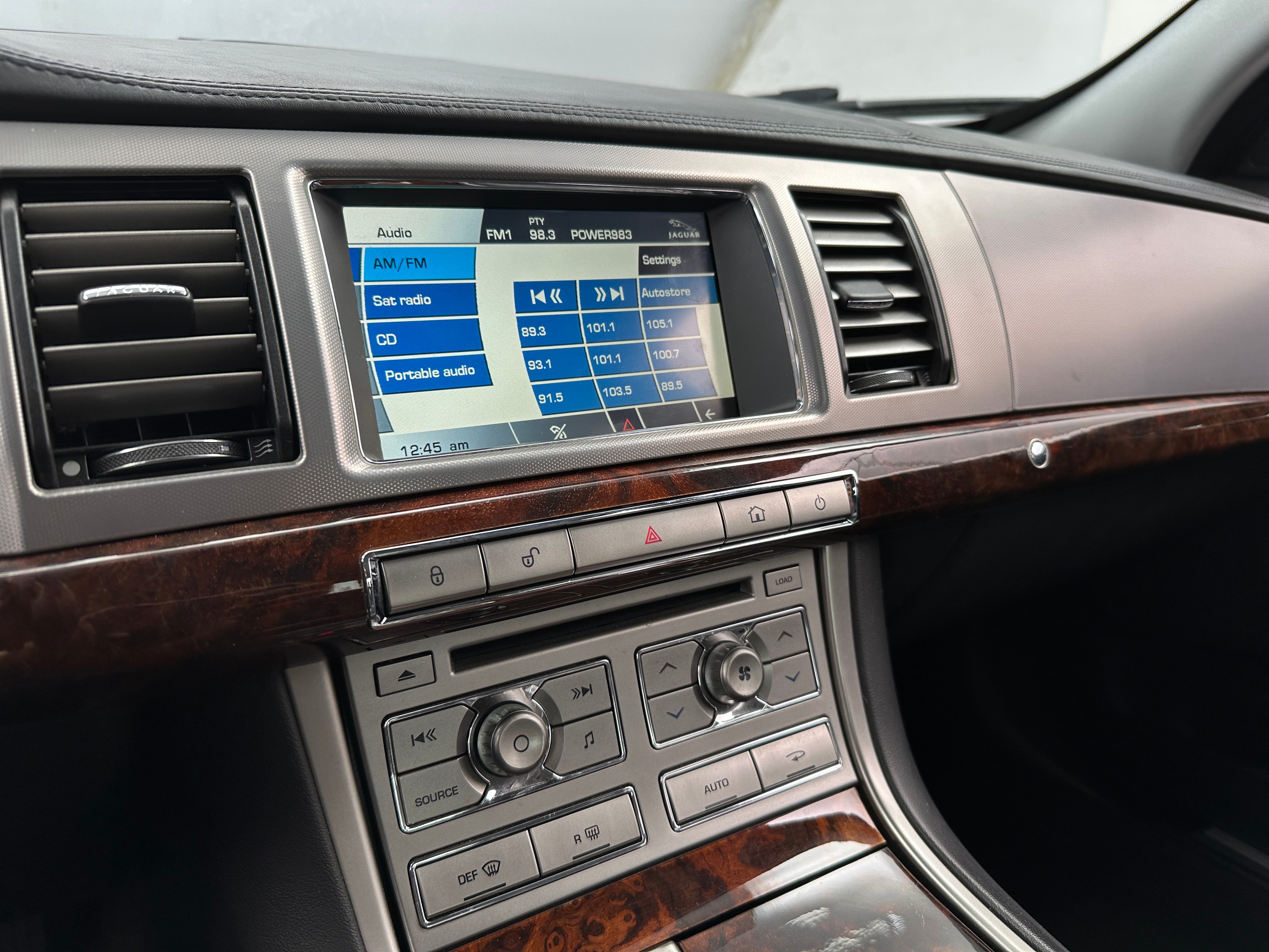 2011 Jaguar XF Premium 3