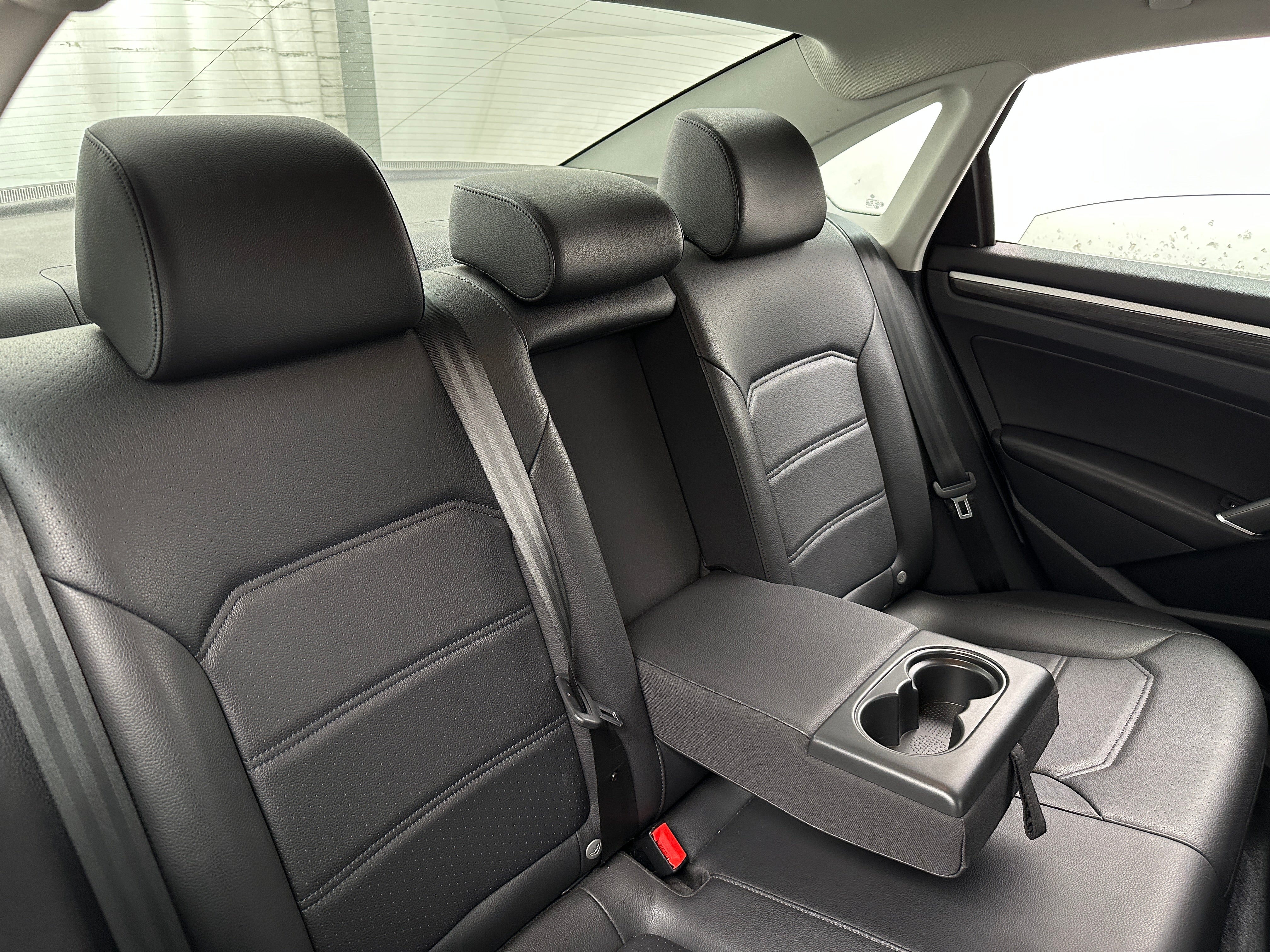 2017 Volkswagen Passat SE 5