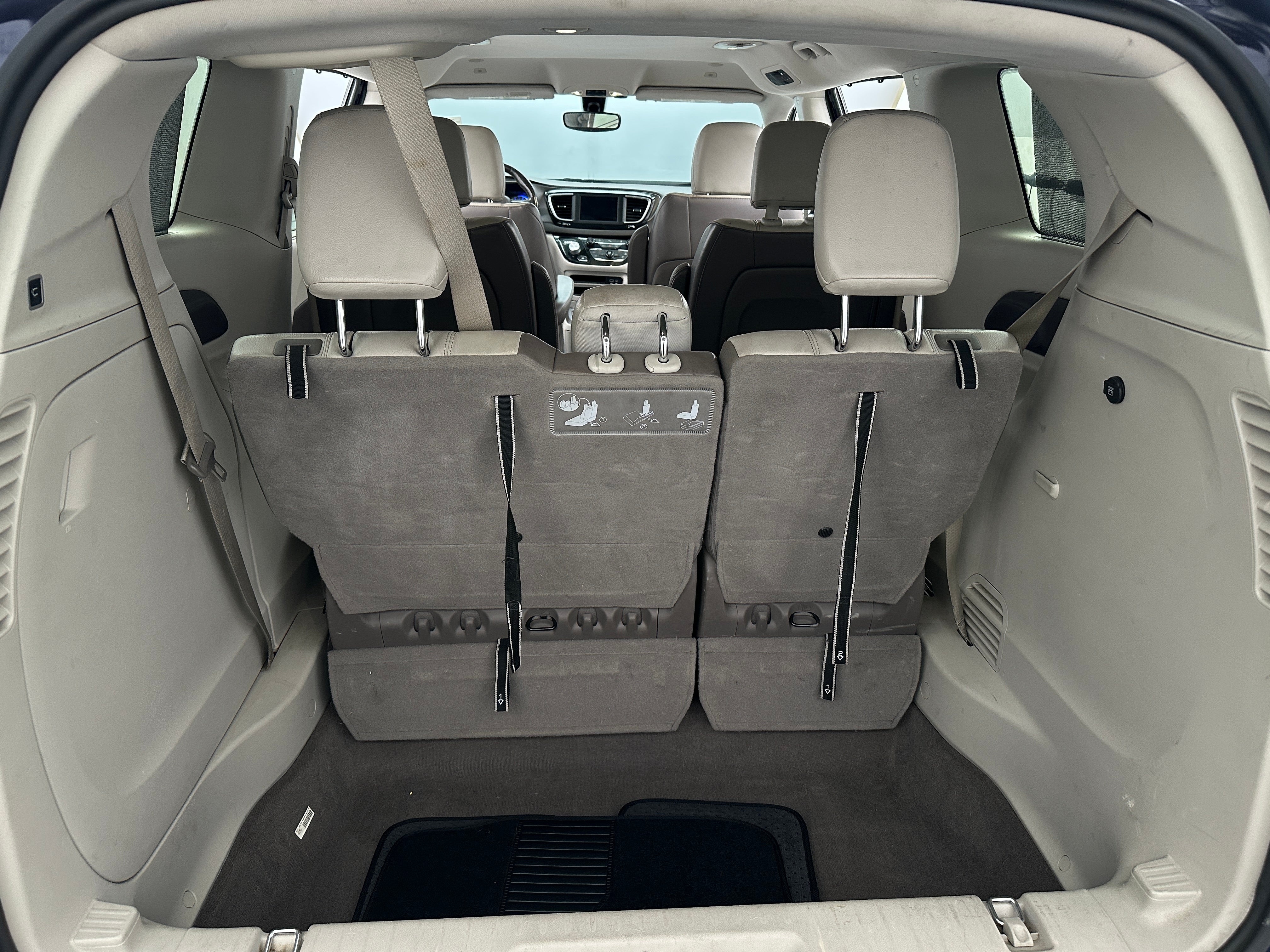 2019 Chrysler Pacifica Touring L 6