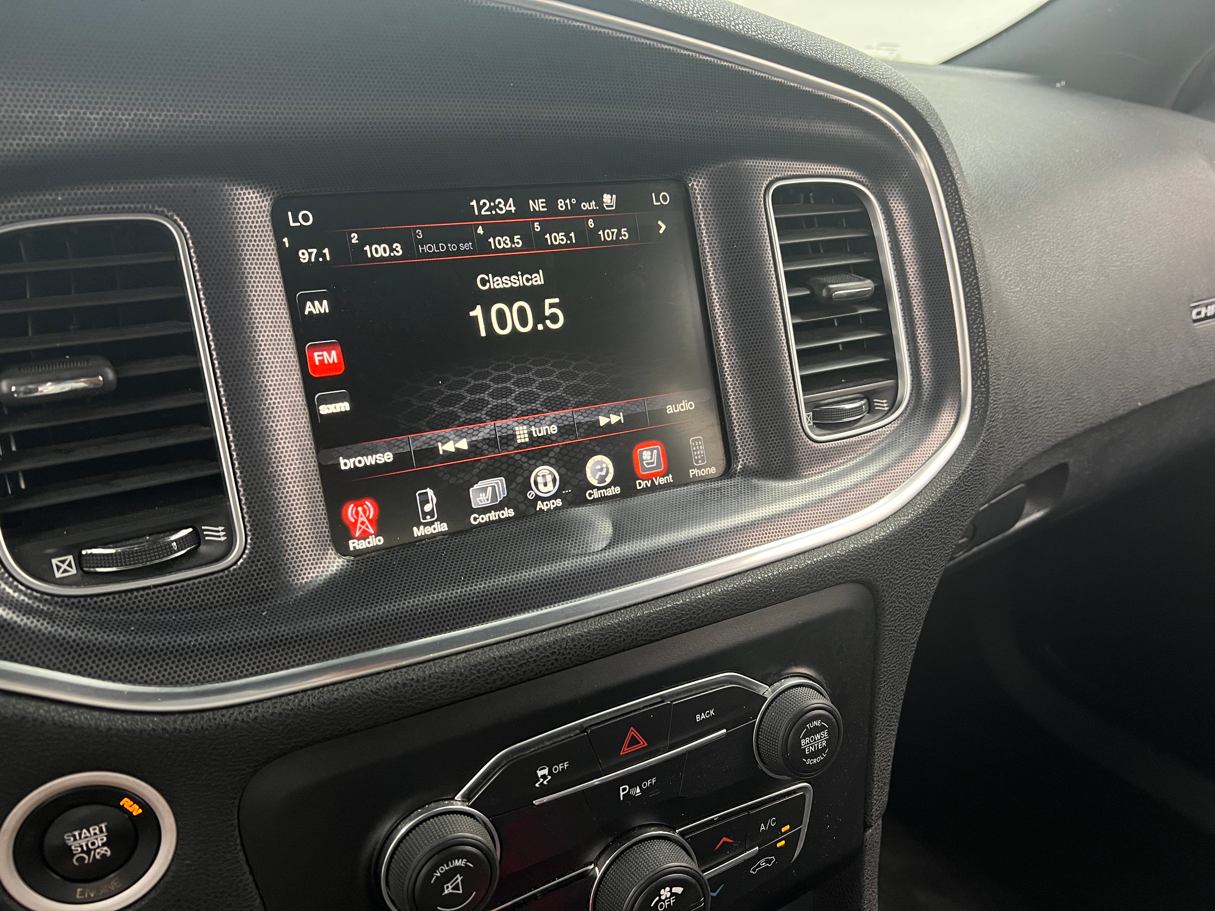 2016 Dodge Charger SXT 3