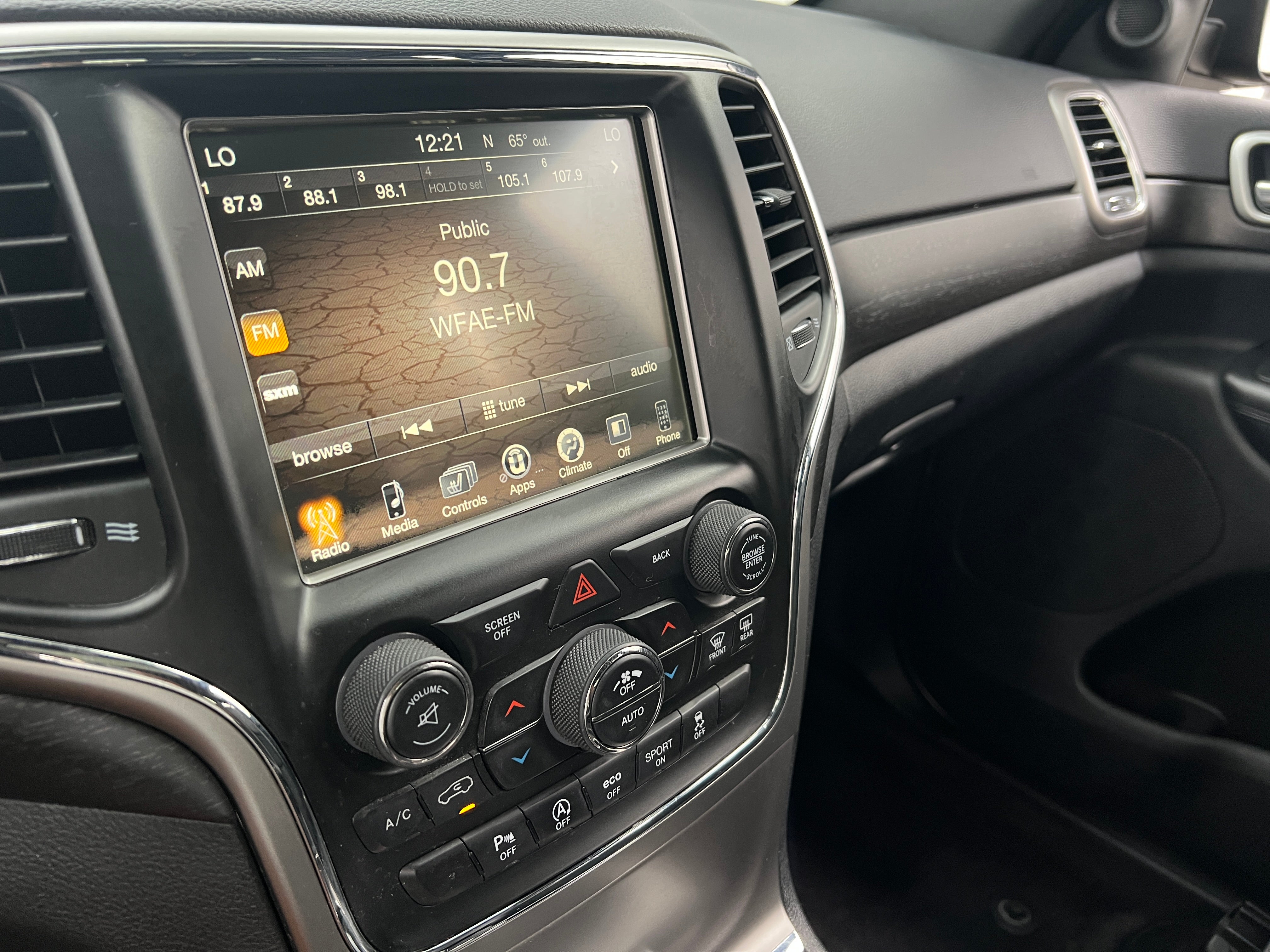 2017 Jeep Grand Cherokee Altitude 4