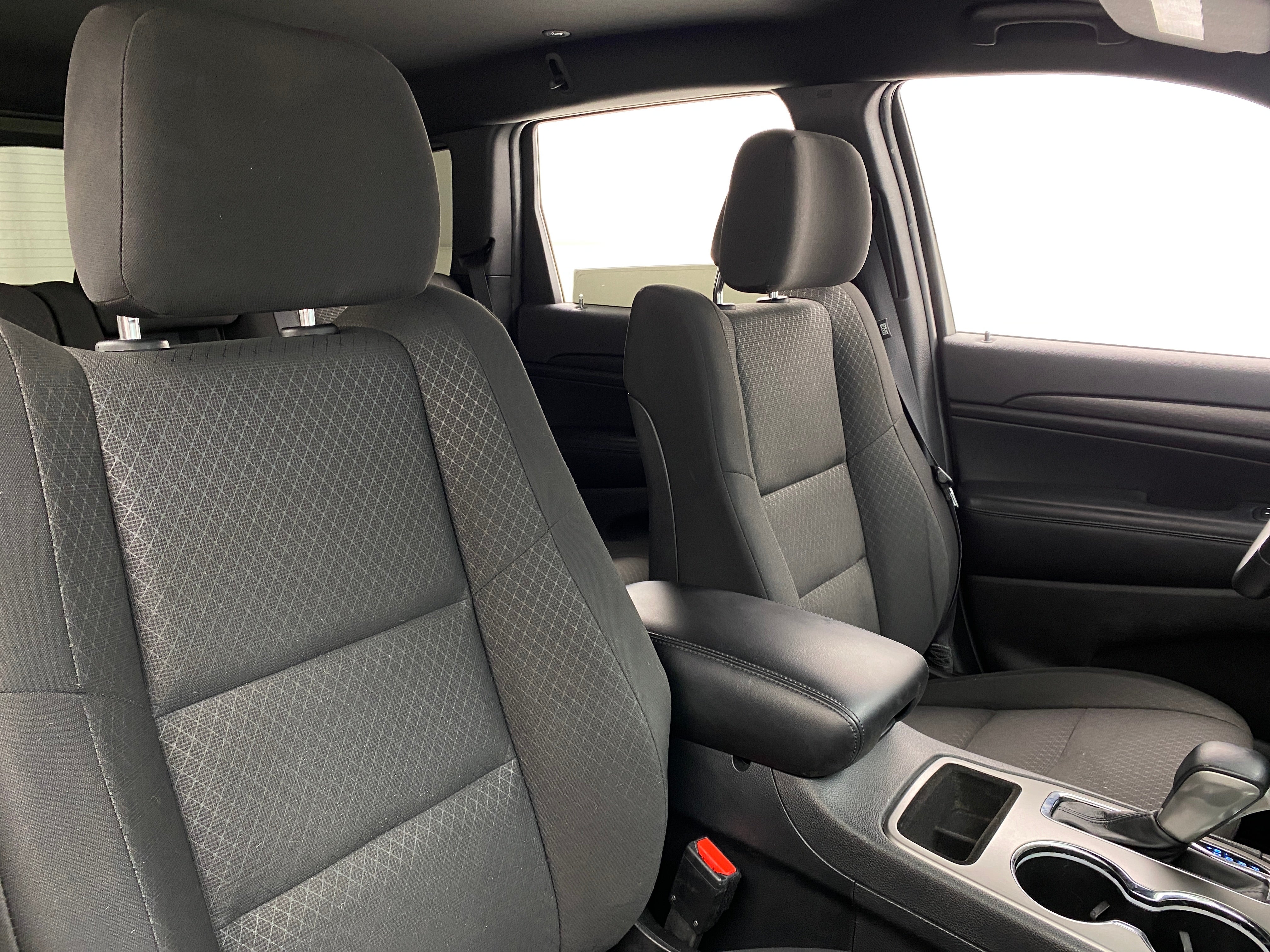 2018 Jeep Grand Cherokee Laredo 2