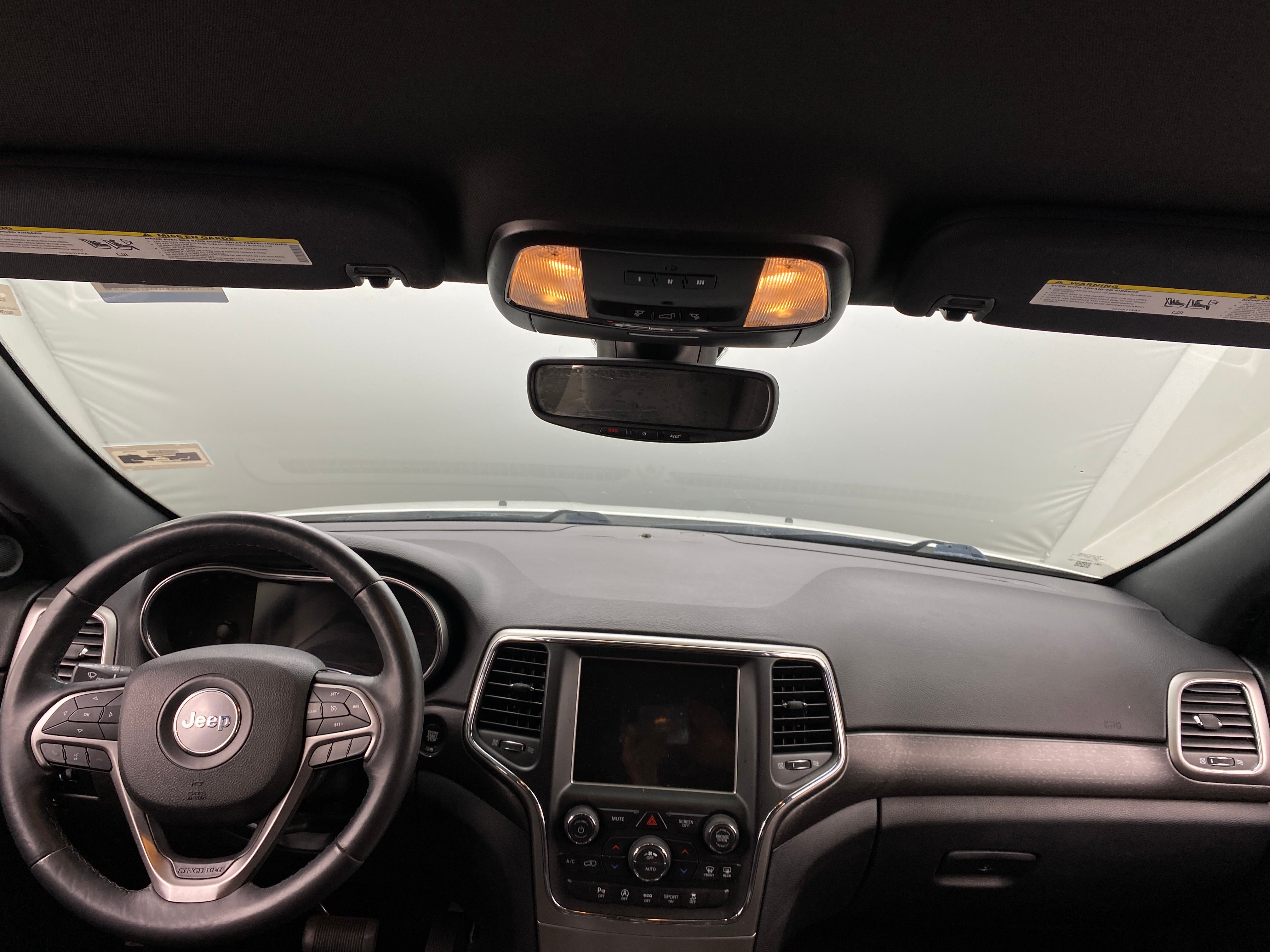 2018 Jeep Grand Cherokee Laredo 3