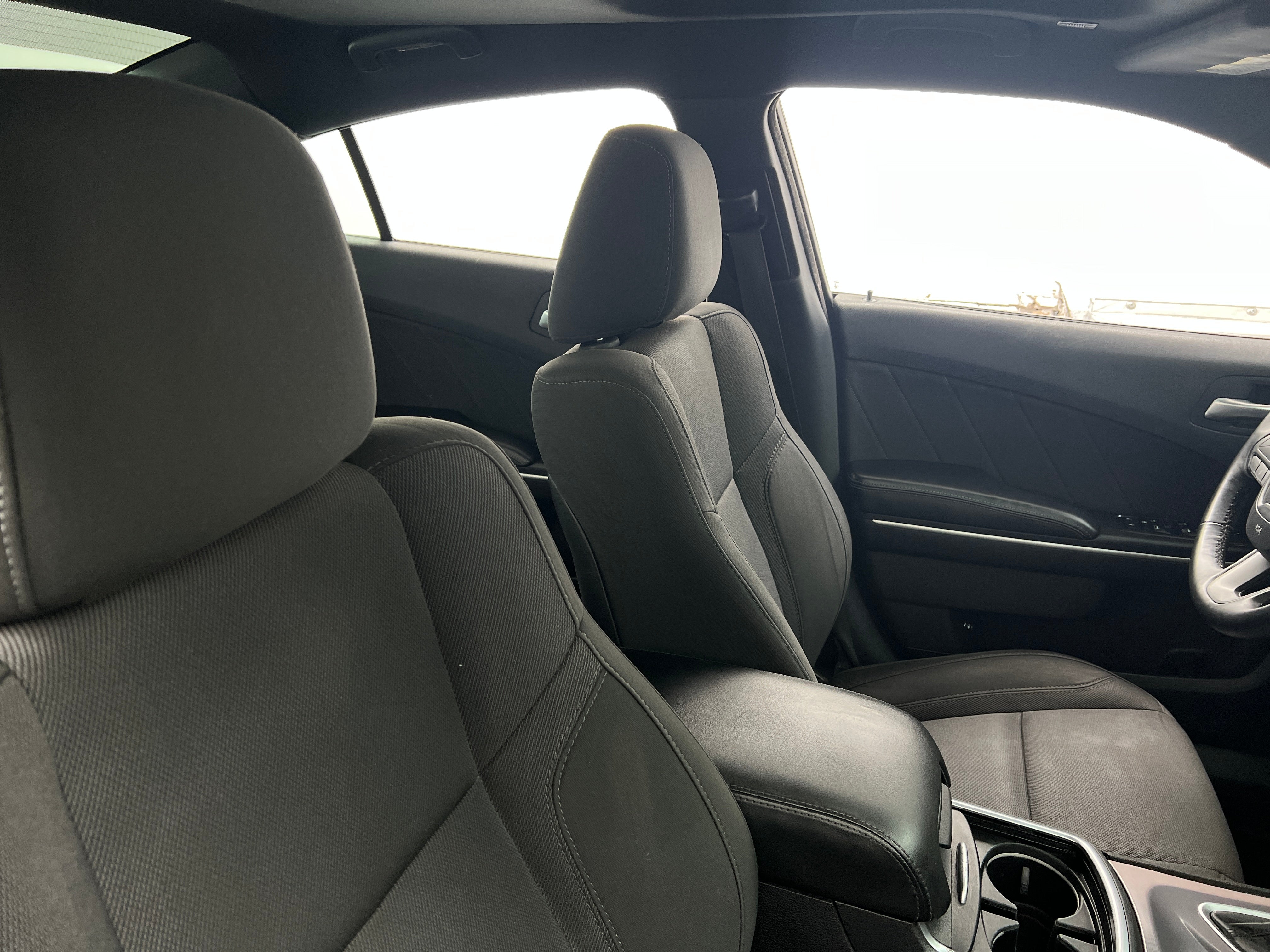 2019 Dodge Charger SXT 2