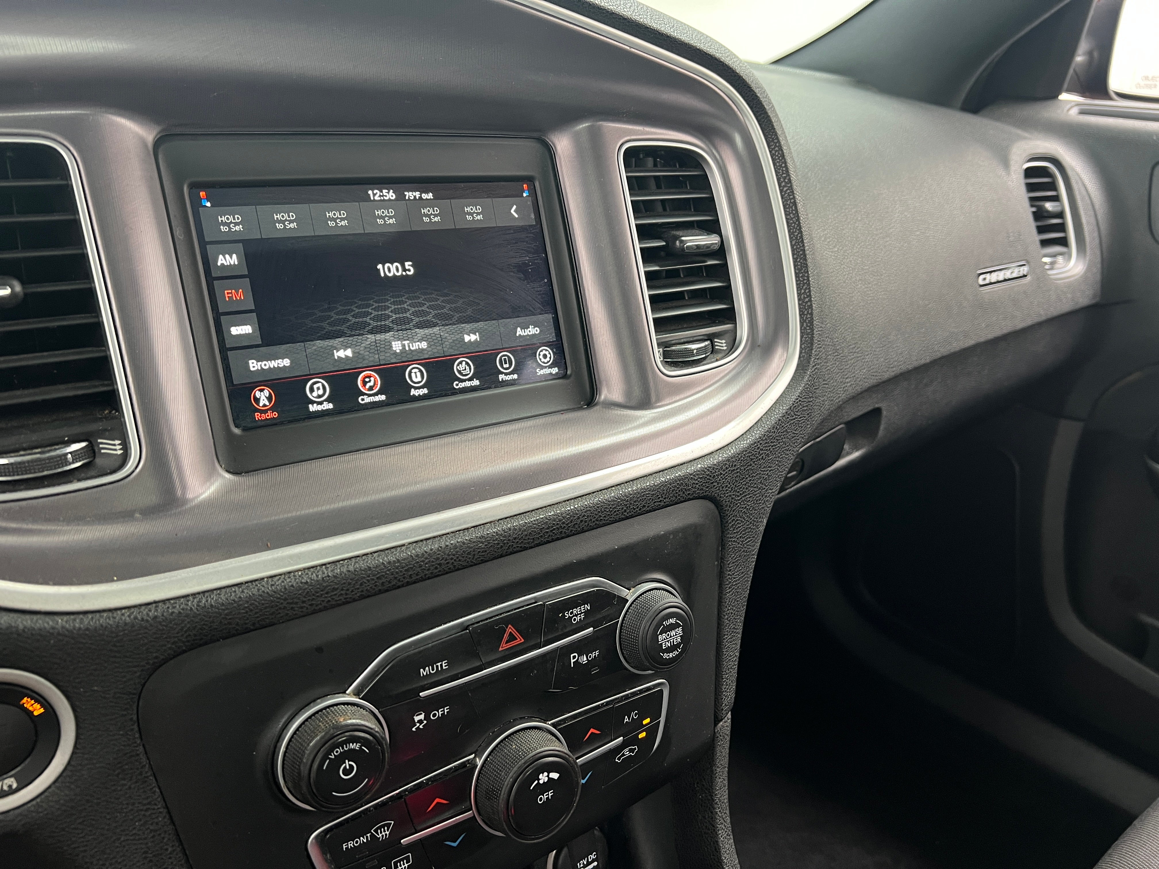 2019 Dodge Charger SXT 4