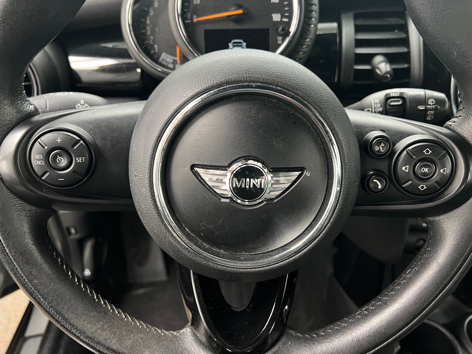 Thumbnail: 2016 MINI Cooper Hardtop - 4