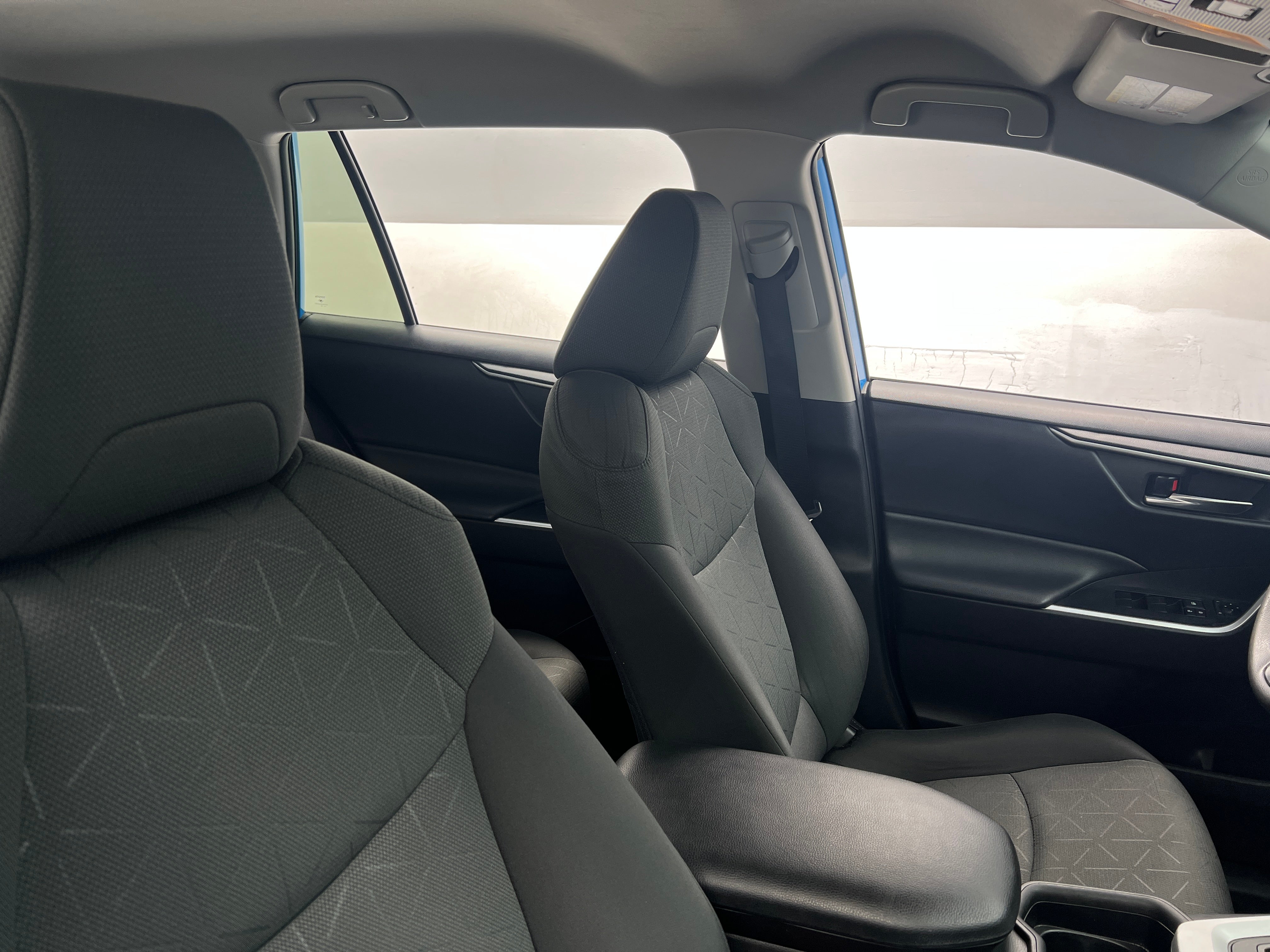 2021 Toyota RAV4 XLE 2