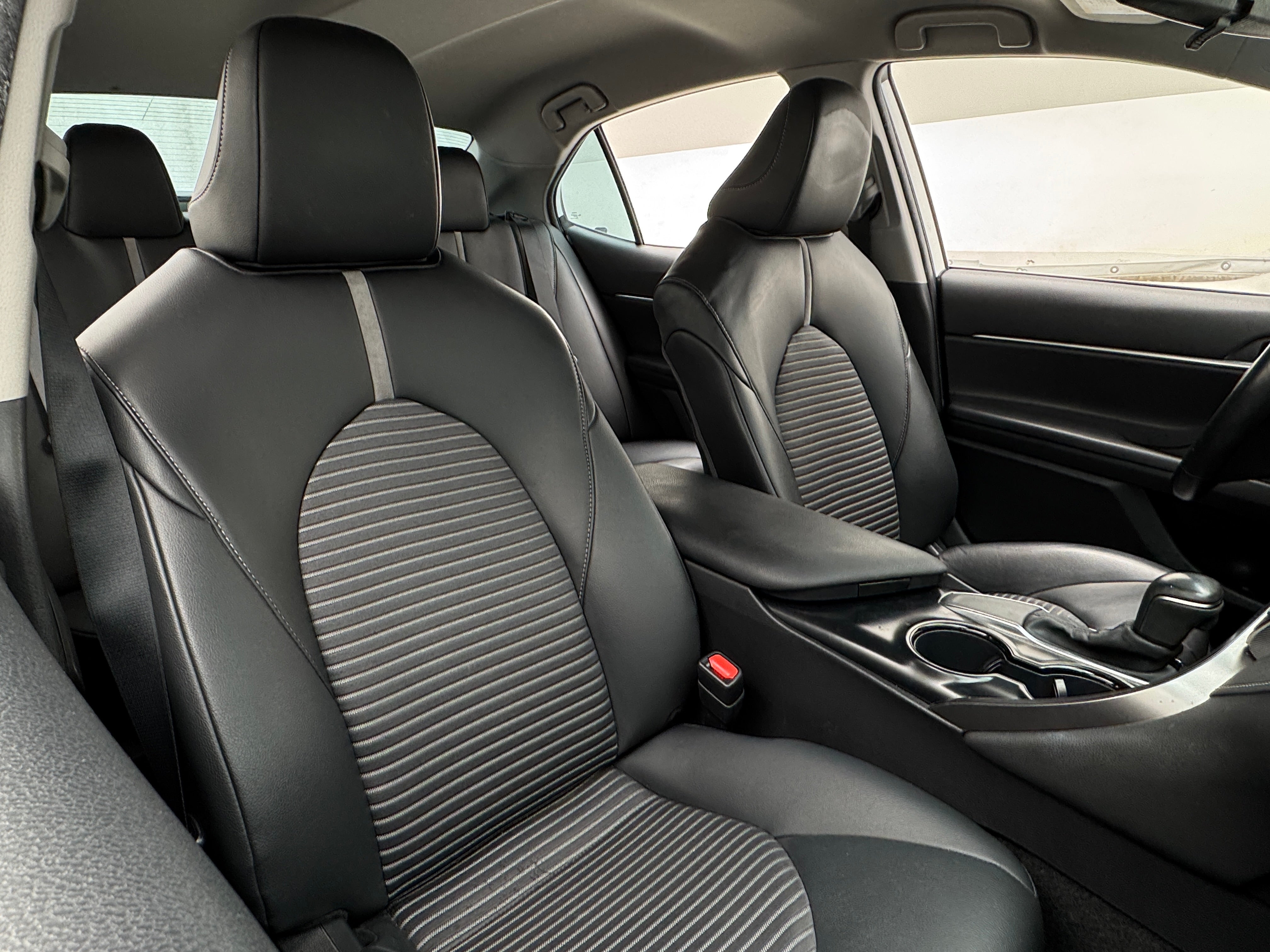 2020 Toyota Camry SE 2
