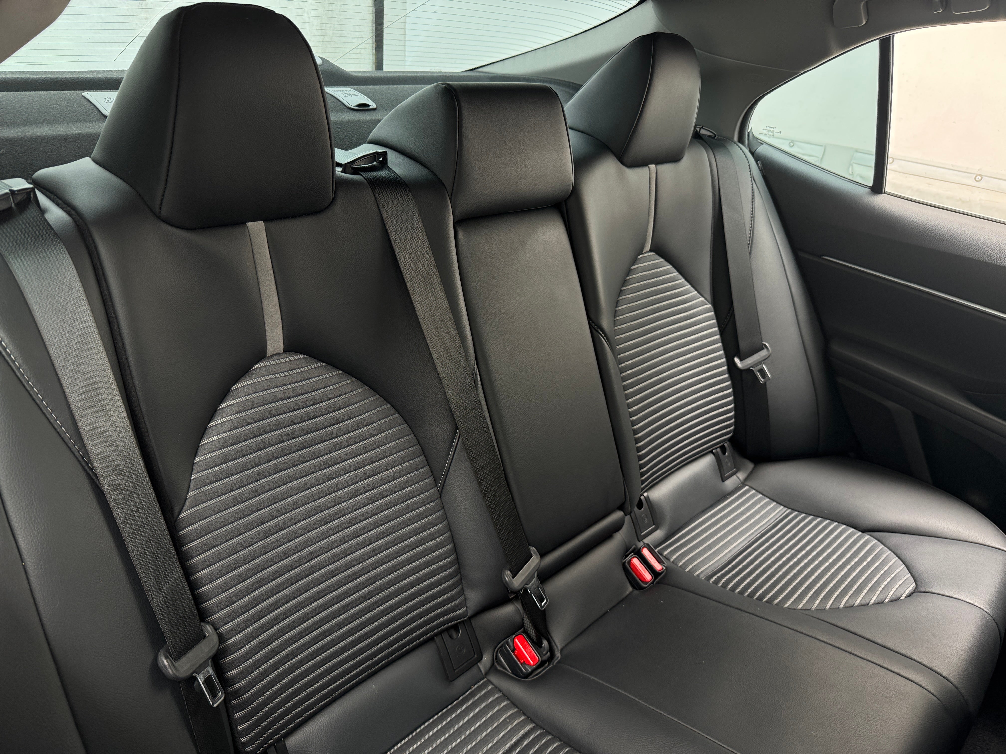 2020 Toyota Camry SE 6