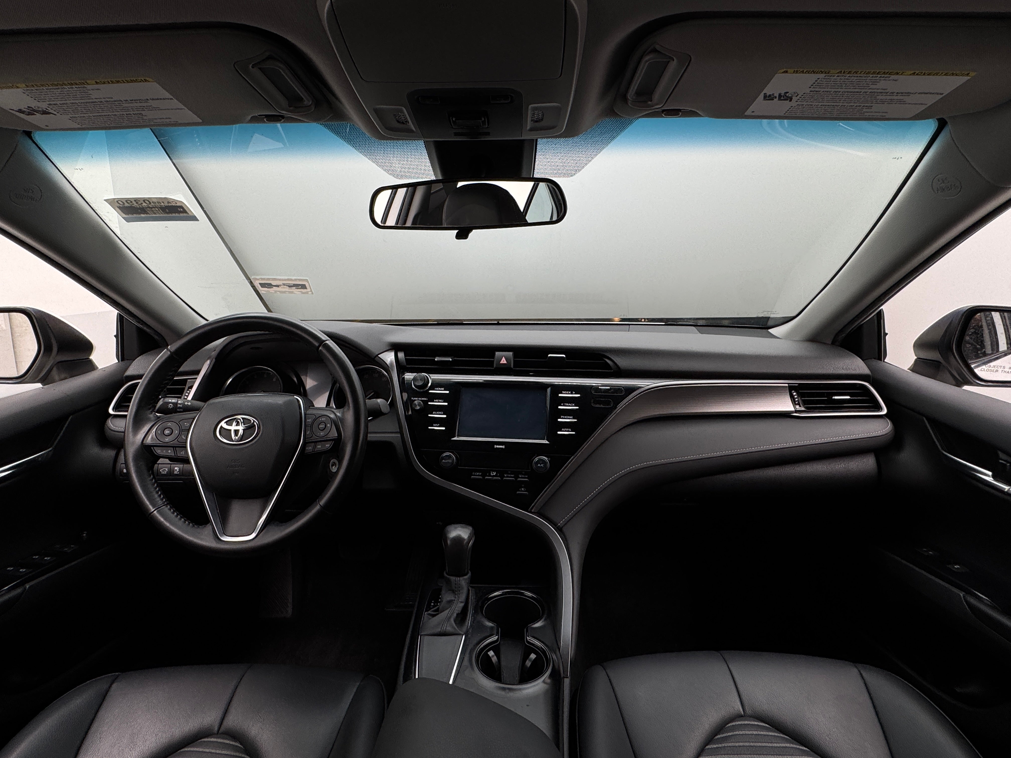2020 Toyota Camry SE 3