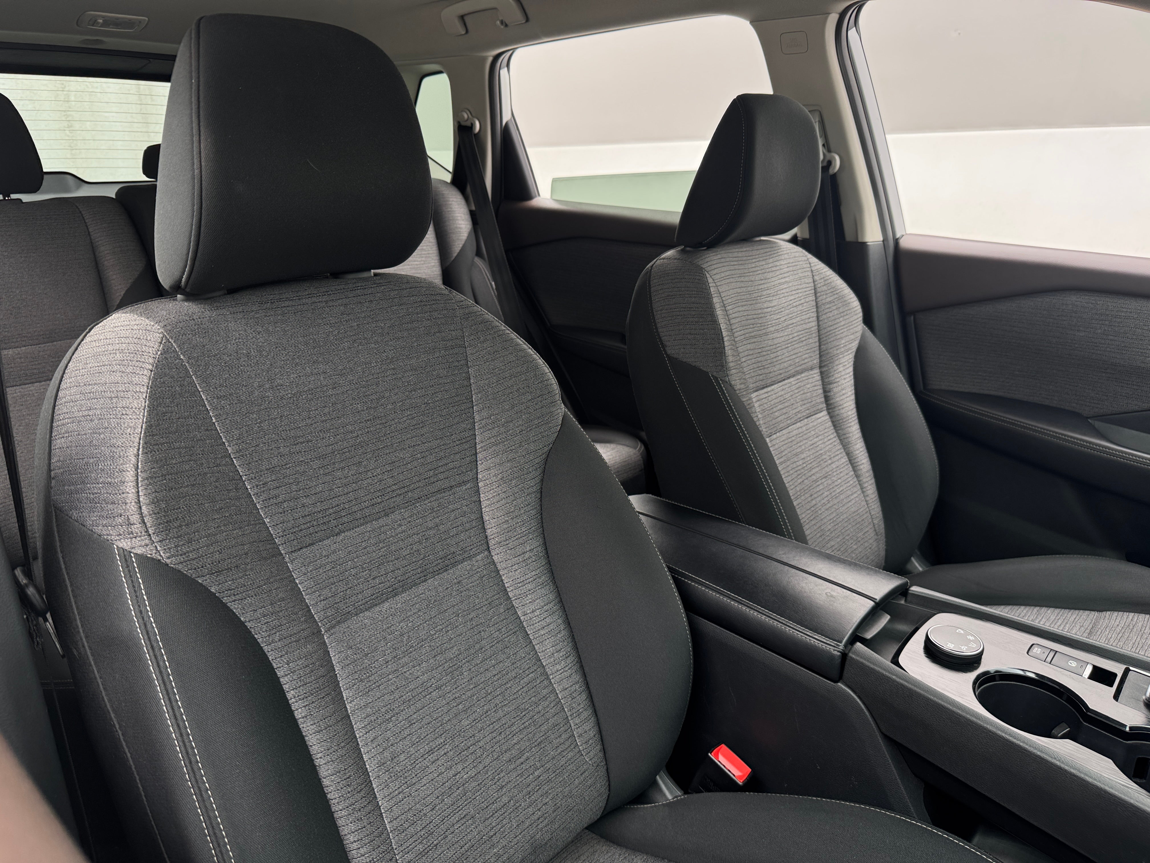 2023 Nissan Rogue SV 2