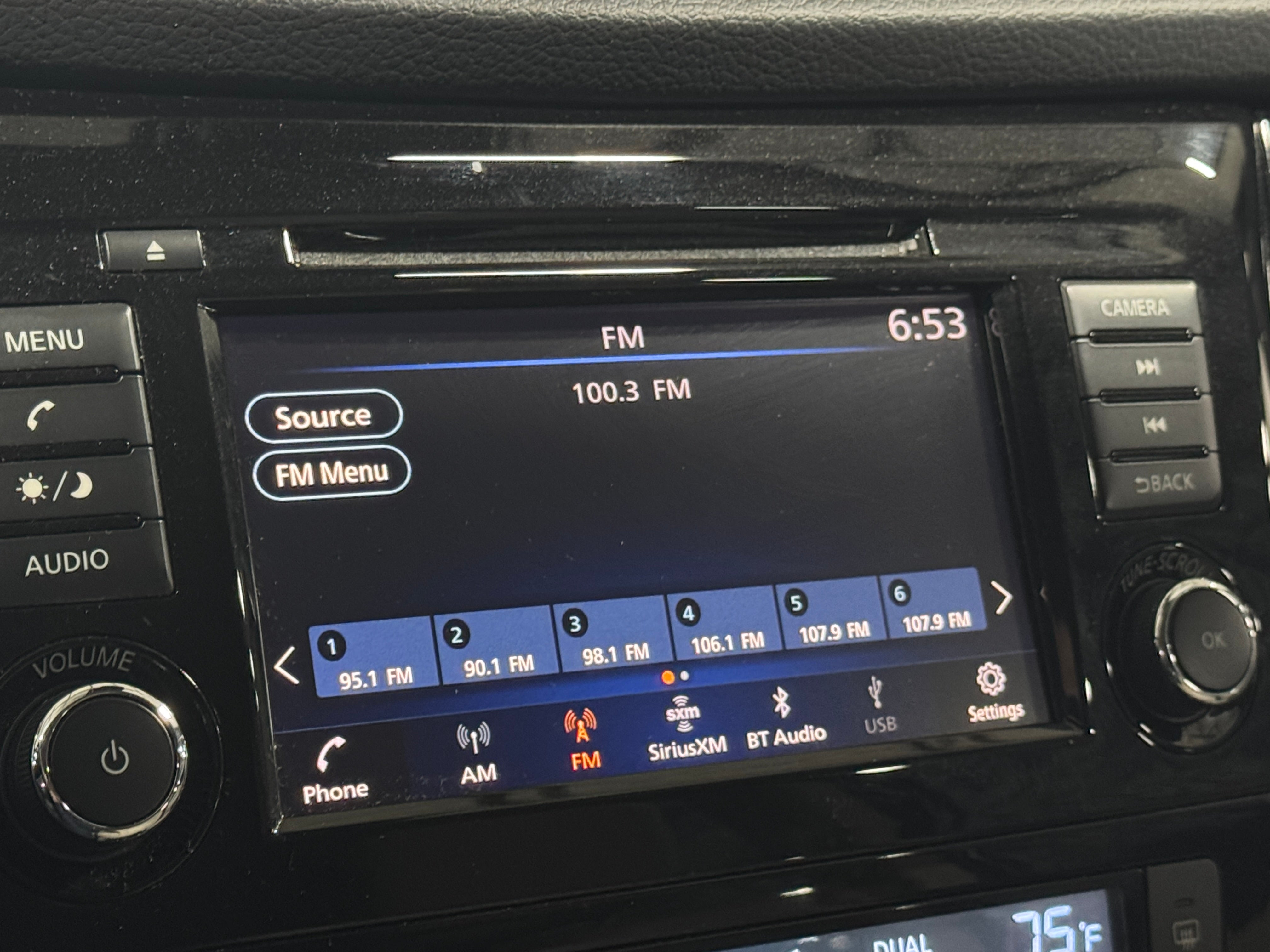 2021 Nissan Rogue Sport SV 4