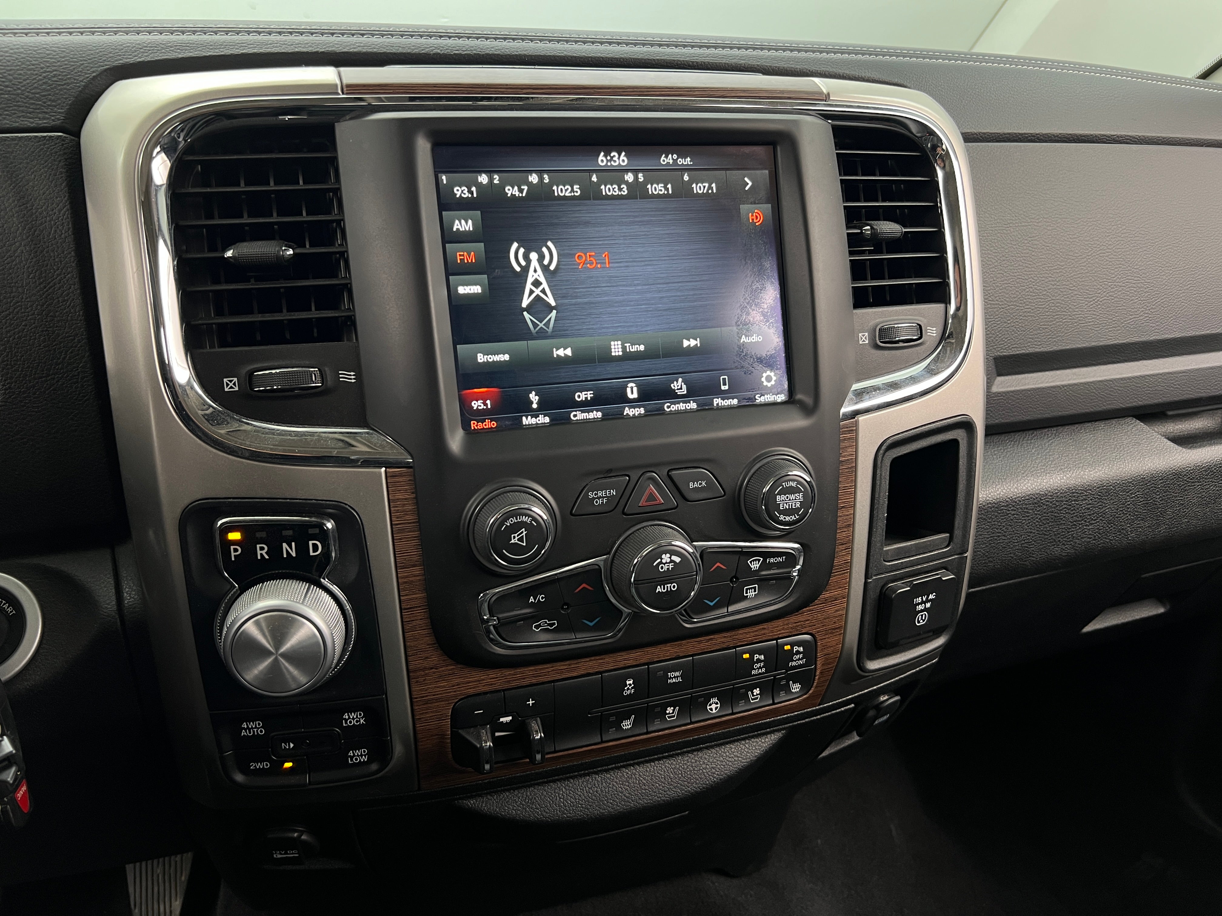 2018 RAM 1500 Laramie 3