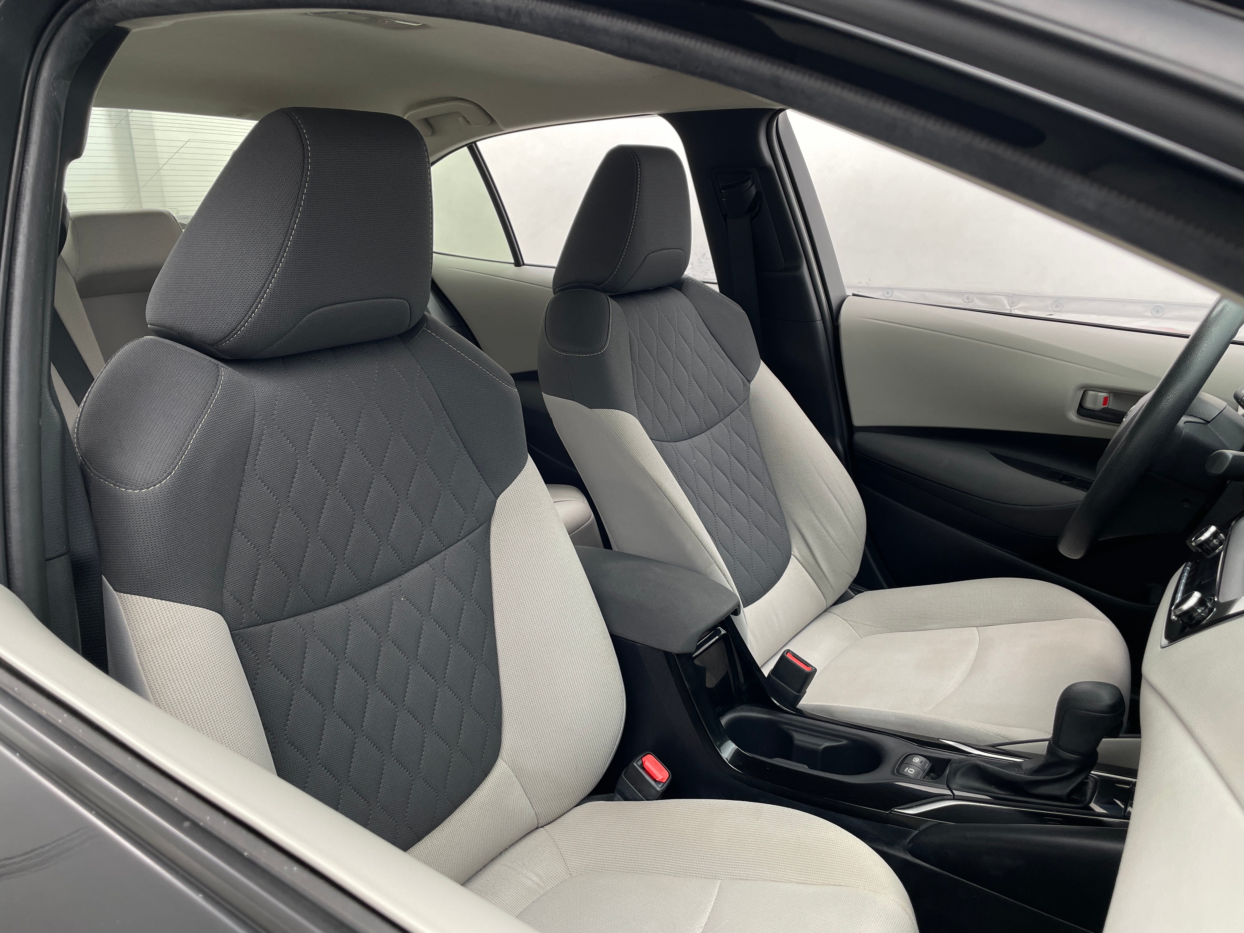 2022 Toyota Corolla LE 2