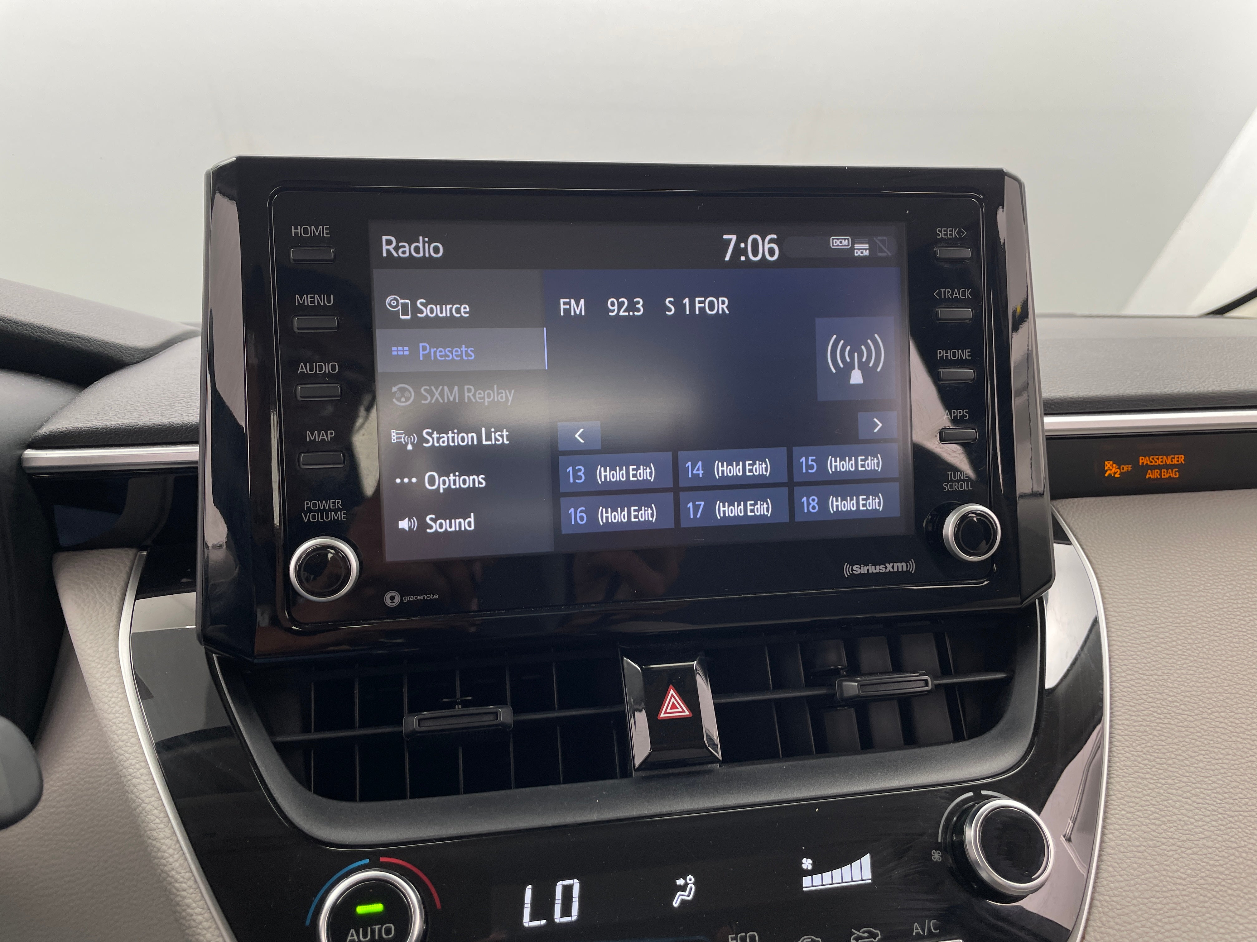 2022 Toyota Corolla LE 4