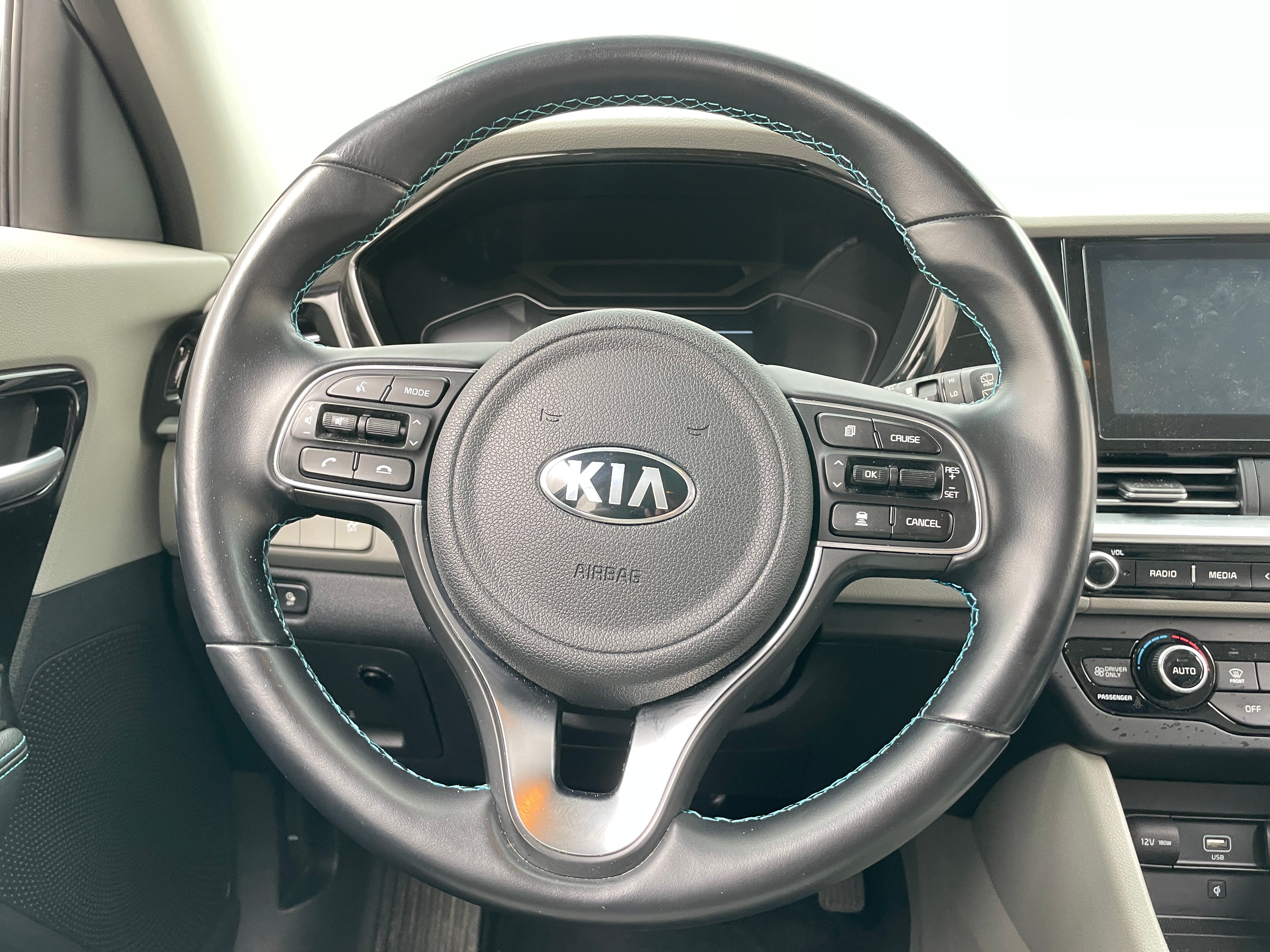 2020 Kia Niro EX 4
