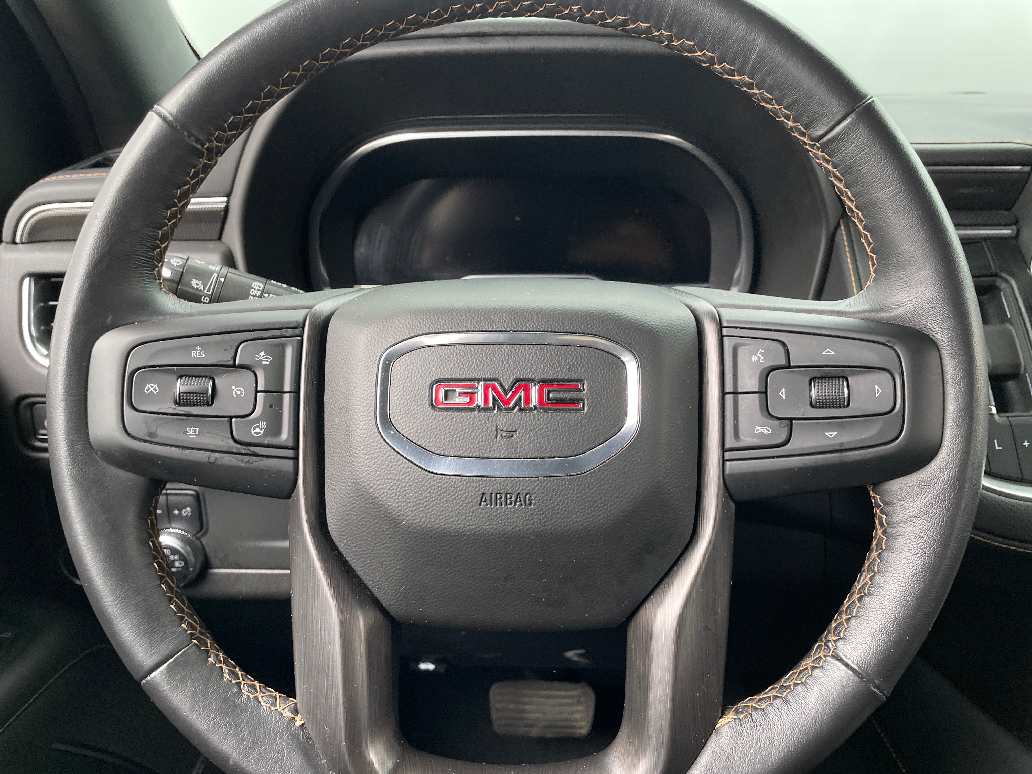 2022 GMC Yukon XL AT4 4