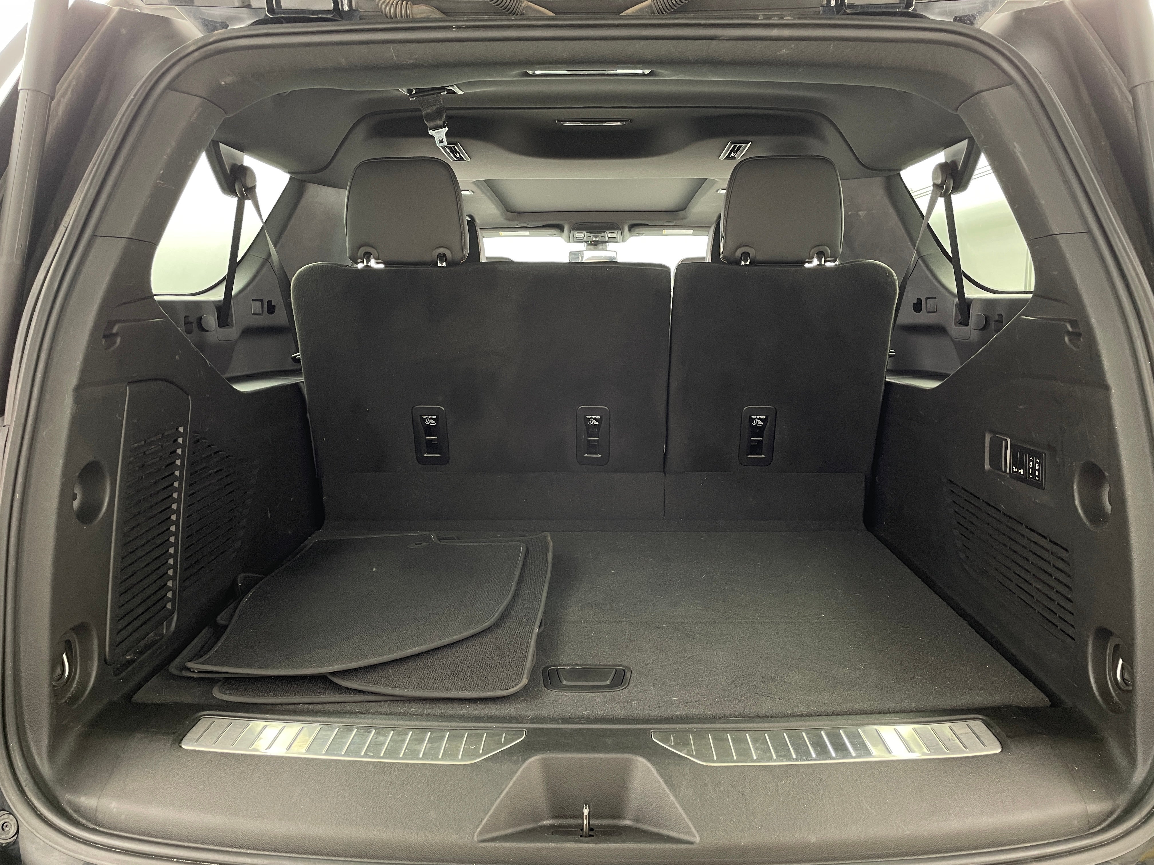 2022 GMC Yukon XL AT4 6