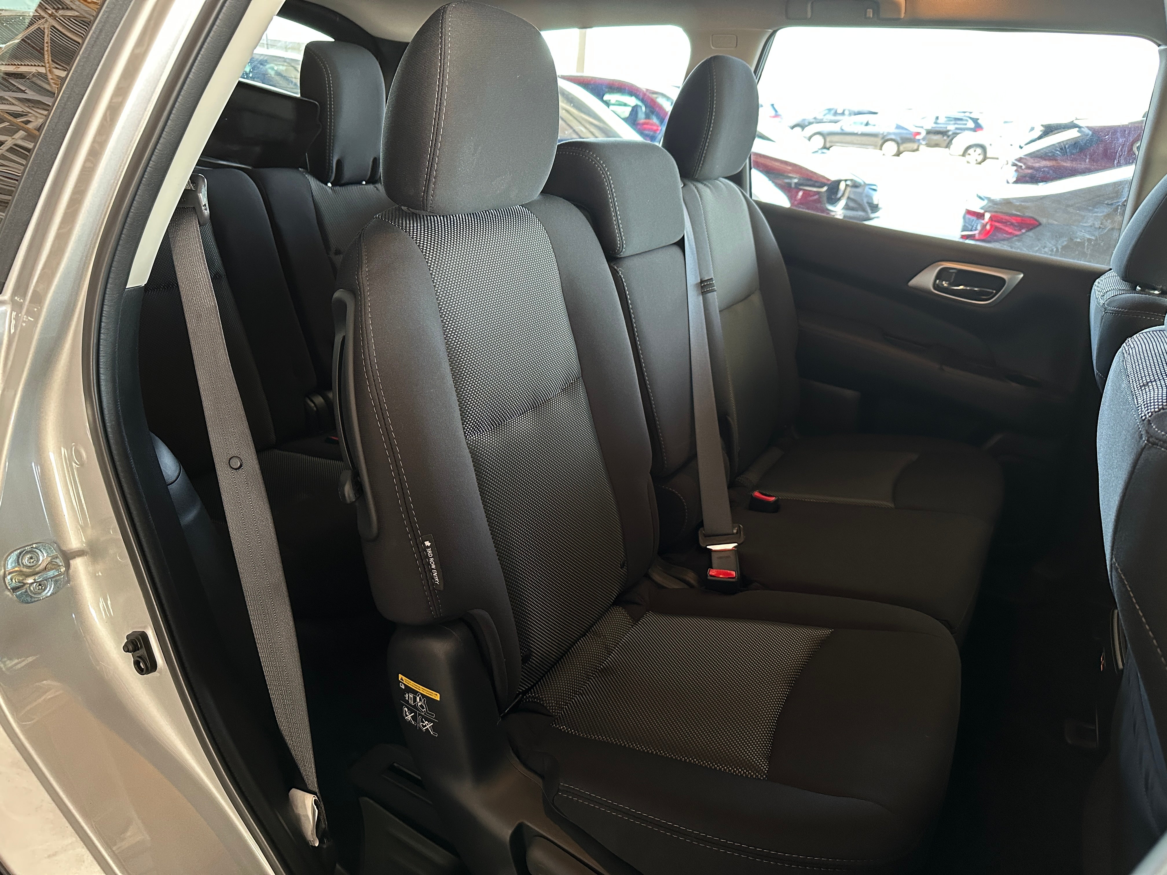 2020 Nissan Pathfinder SV 6