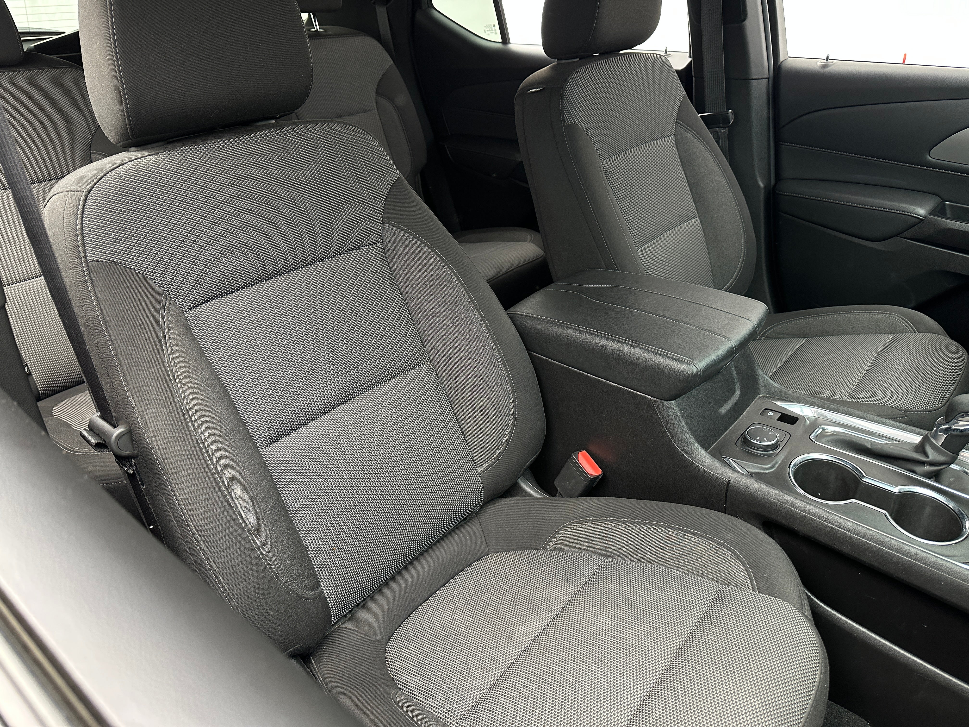 2023 Chevrolet Traverse LT 2
