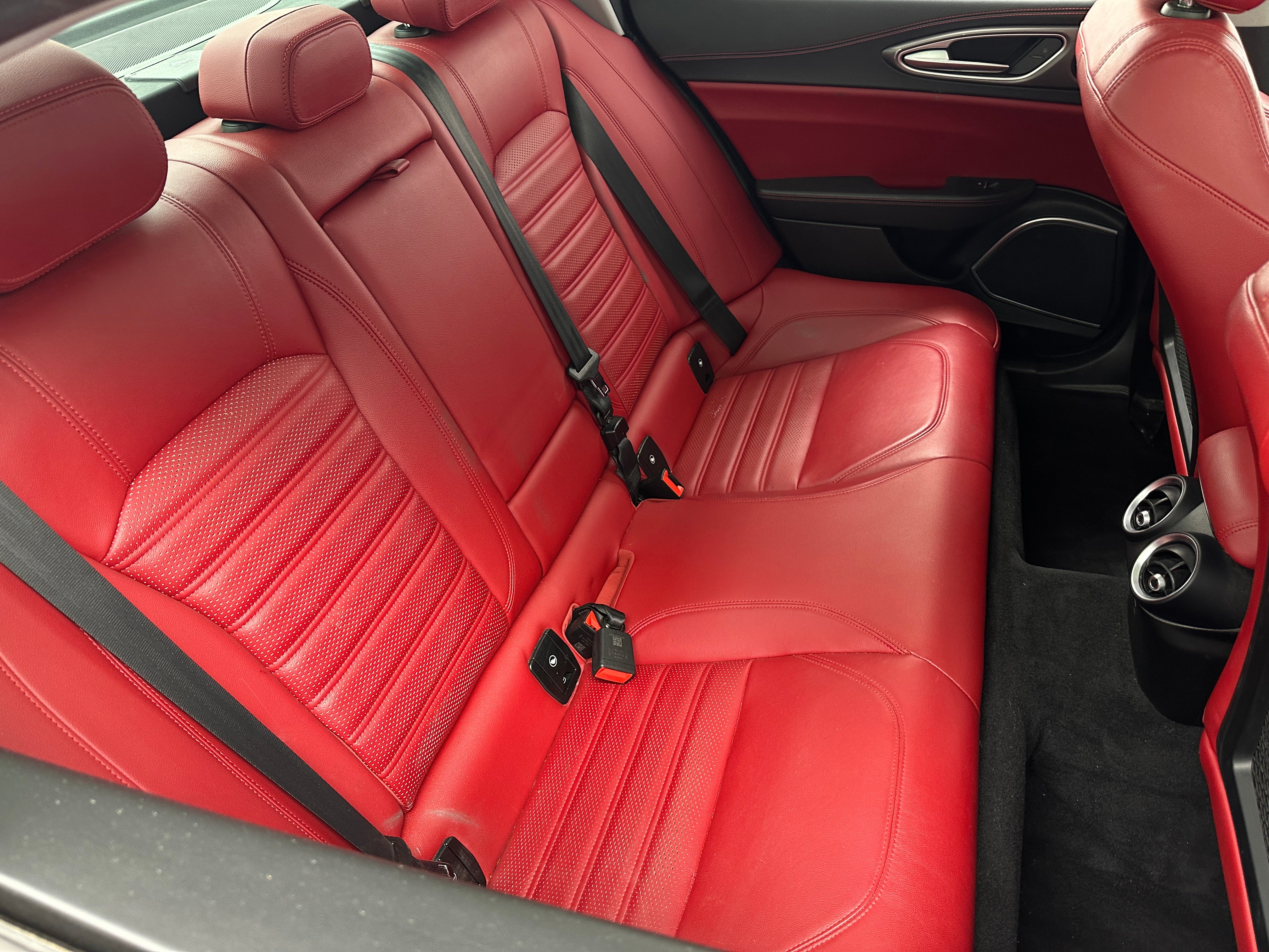 2018 Alfa Romeo Giulia Sport 5