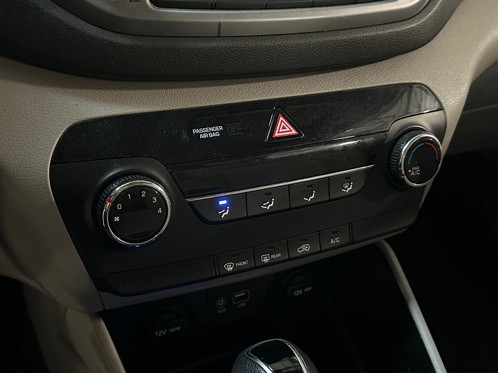 Thumbnail: 2016 Hyundai Tucson - 4