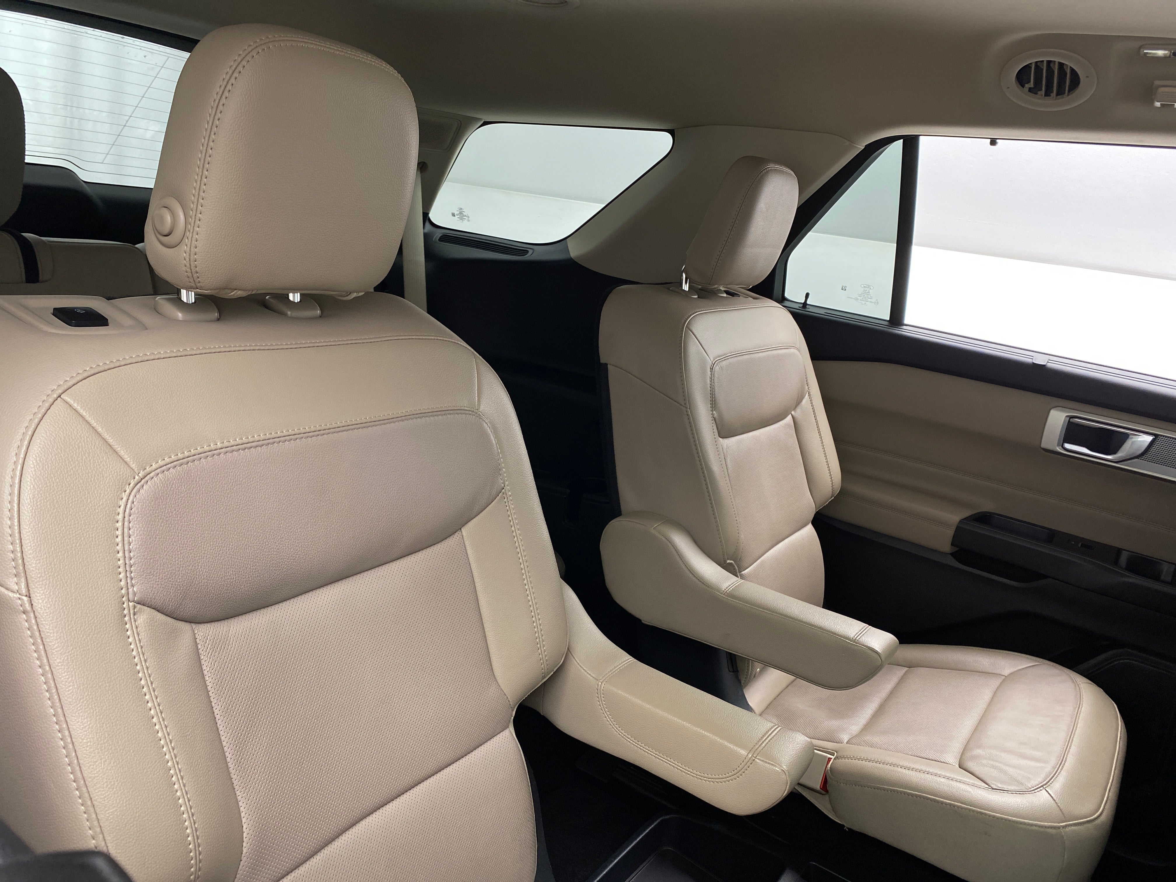 2020 Ford Explorer Limited 5