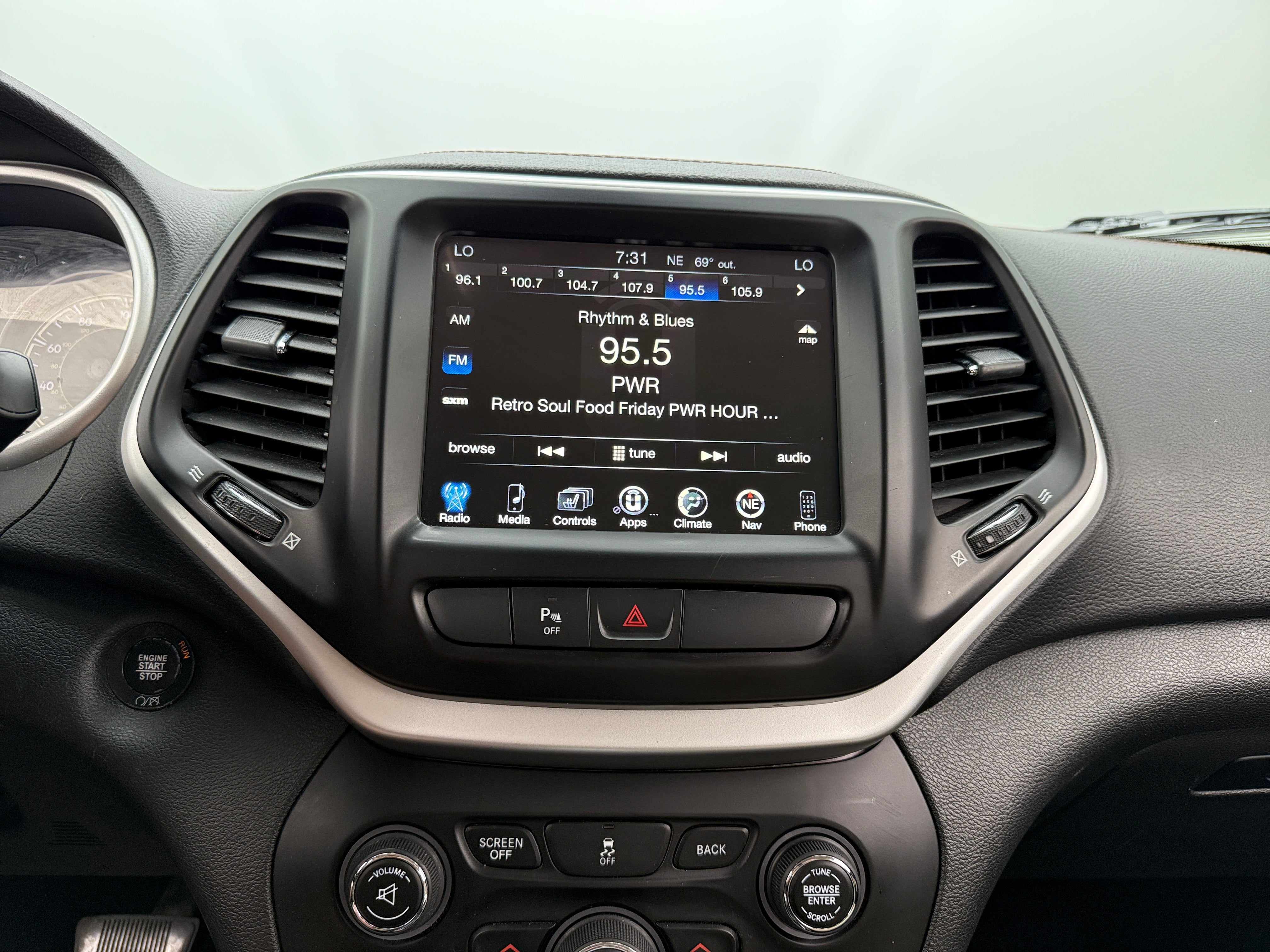 2018 Jeep Cherokee Limited Edition 3