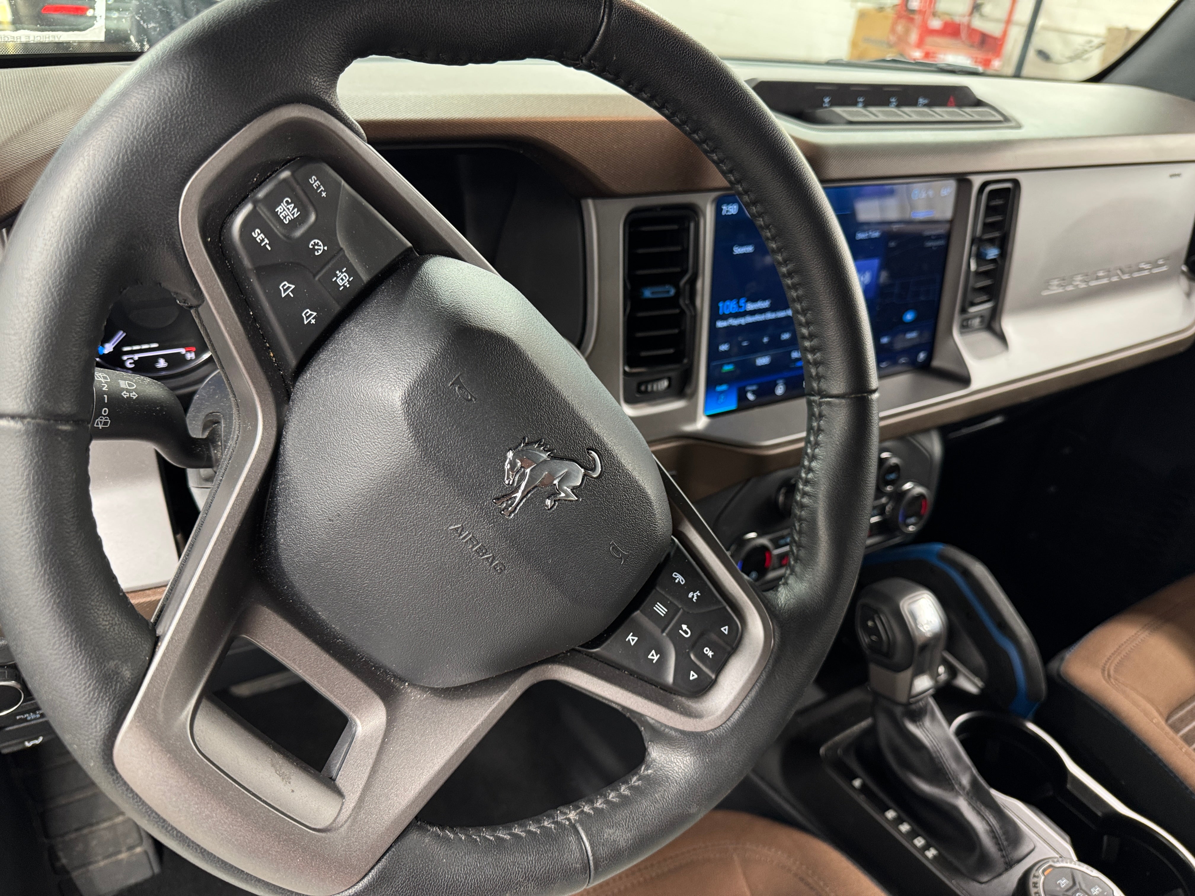 2023 Ford Bronco Outer Banks 3