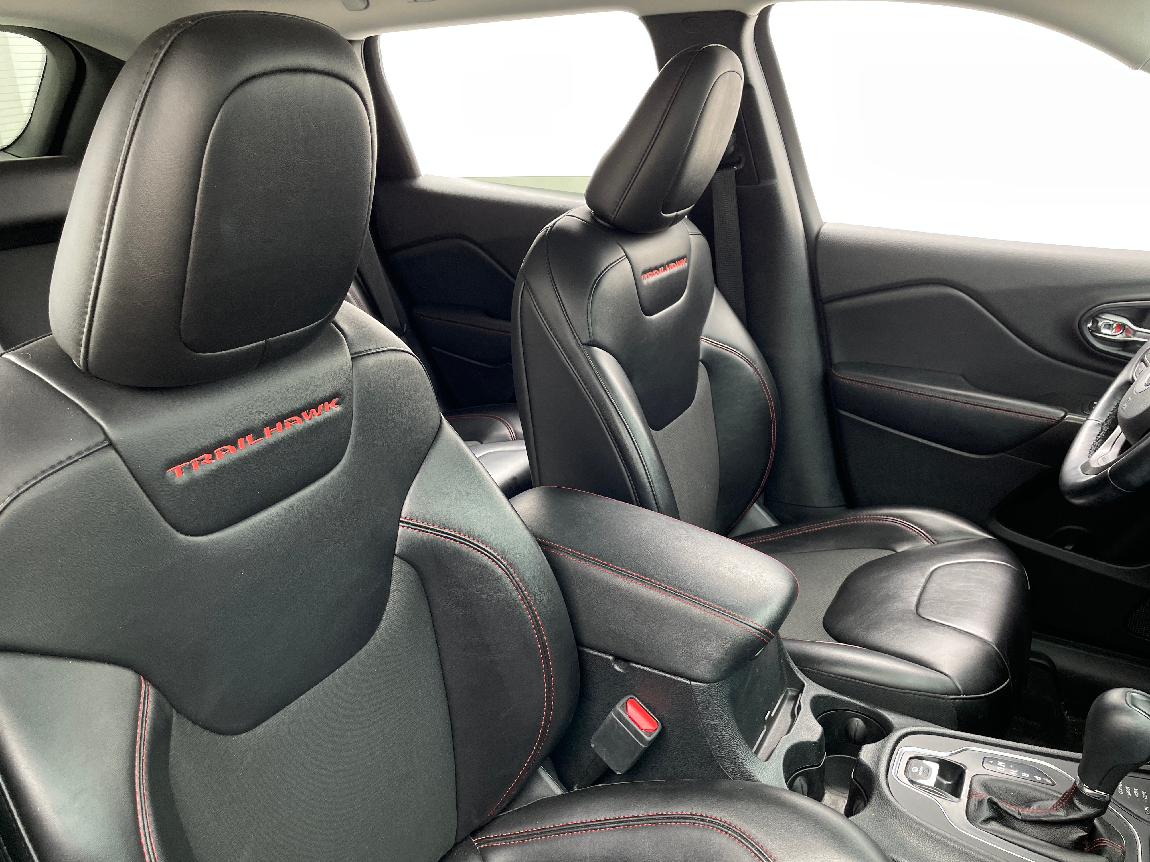 2020 Jeep Cherokee Trailhawk 2