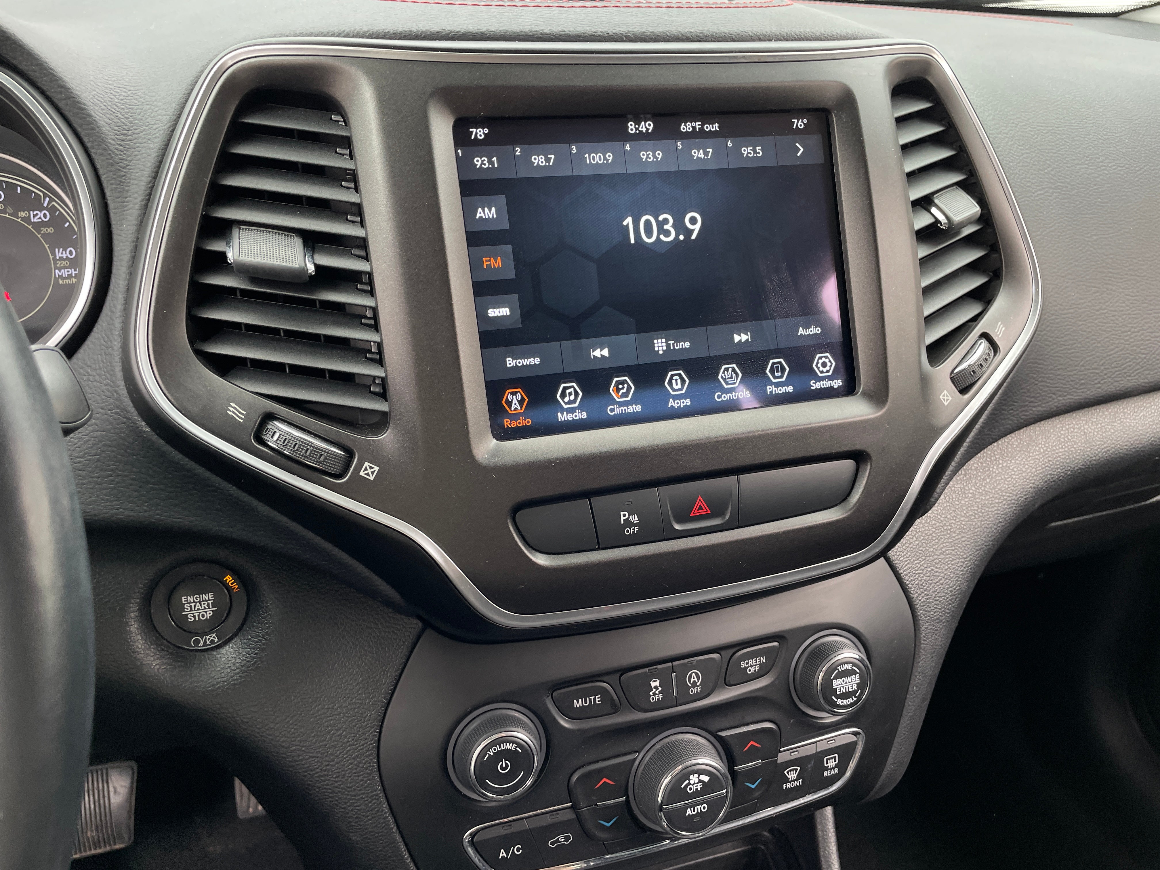 2020 Jeep Cherokee Trailhawk 4
