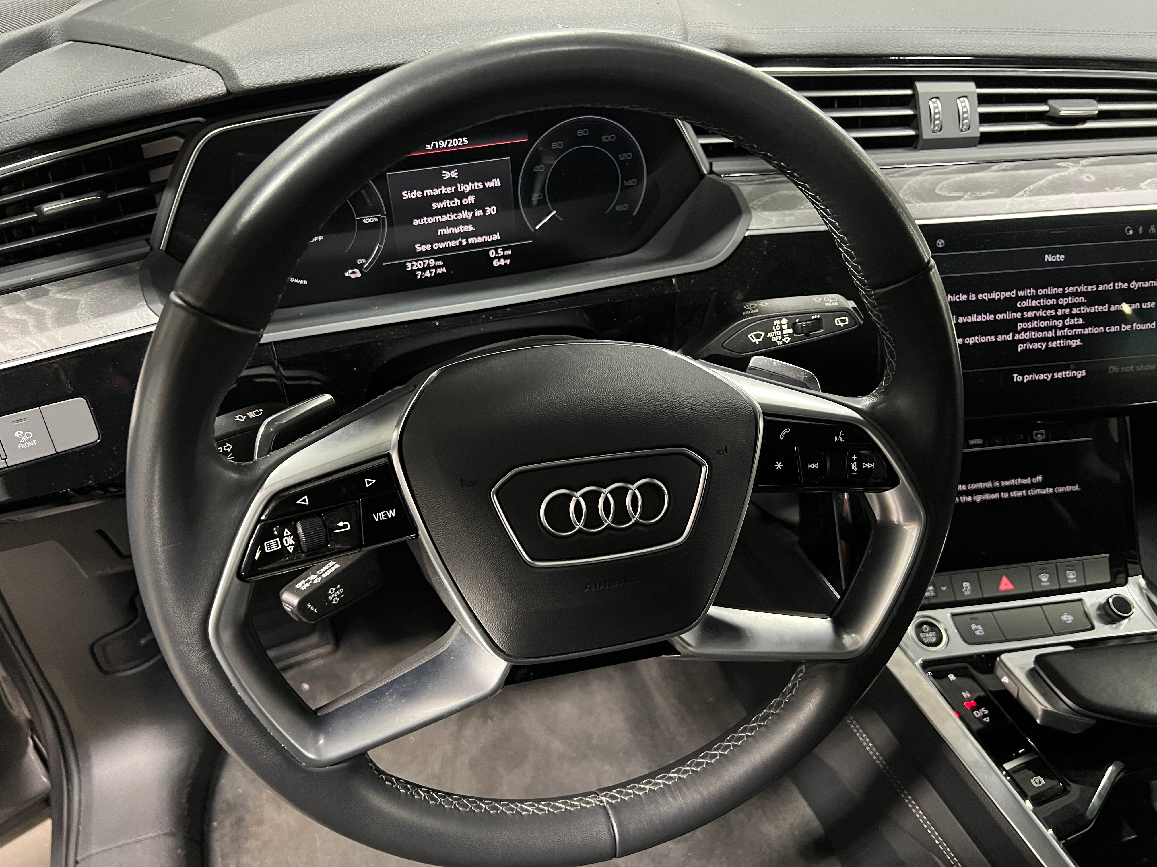 2021 Audi e-tron Premium 4