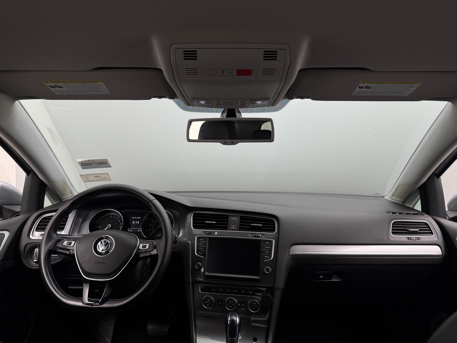 Thumbnail: 2016 Volkswagen e-Golf - 2