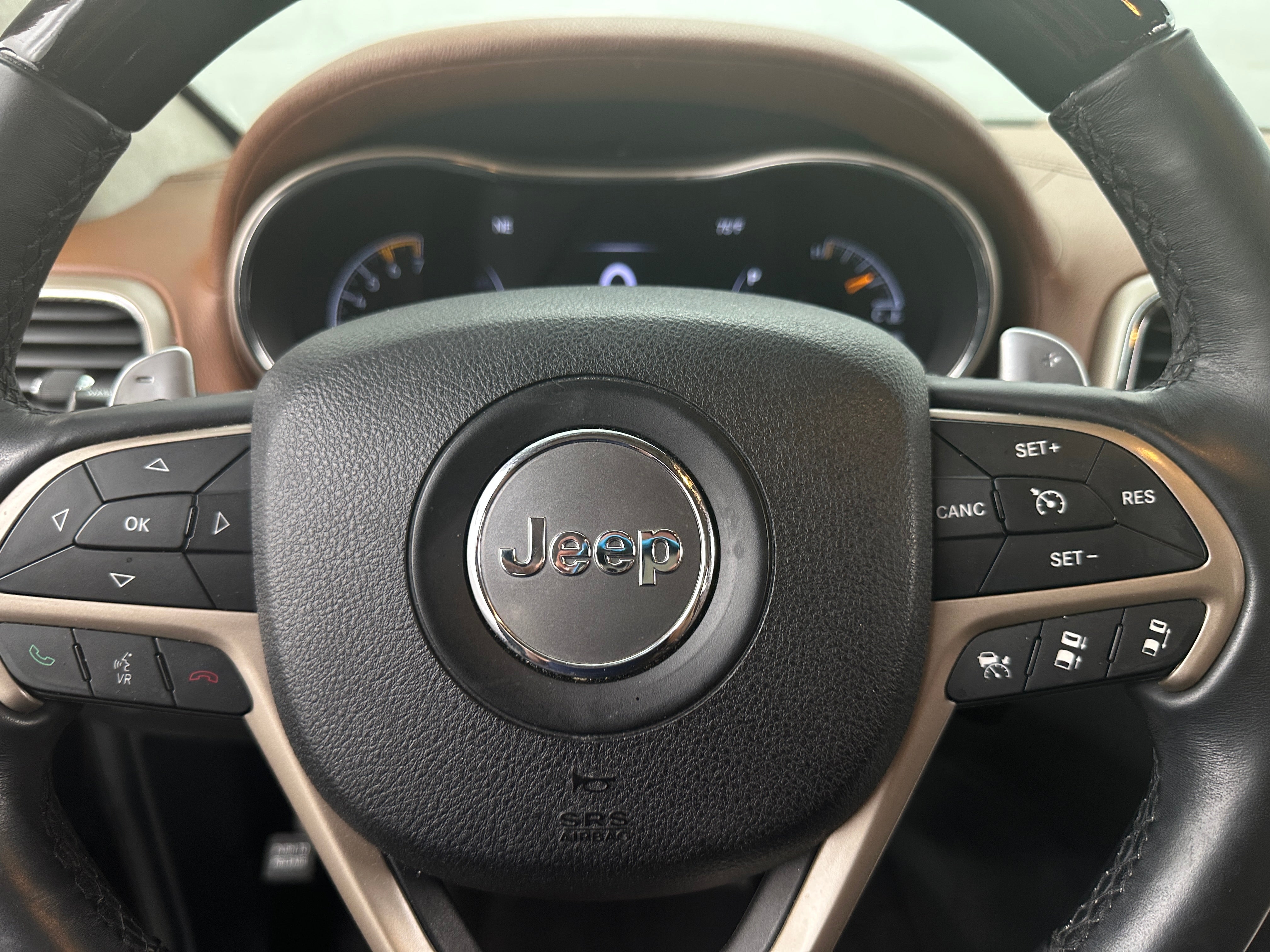 2016 Jeep Grand Cherokee Summit 4