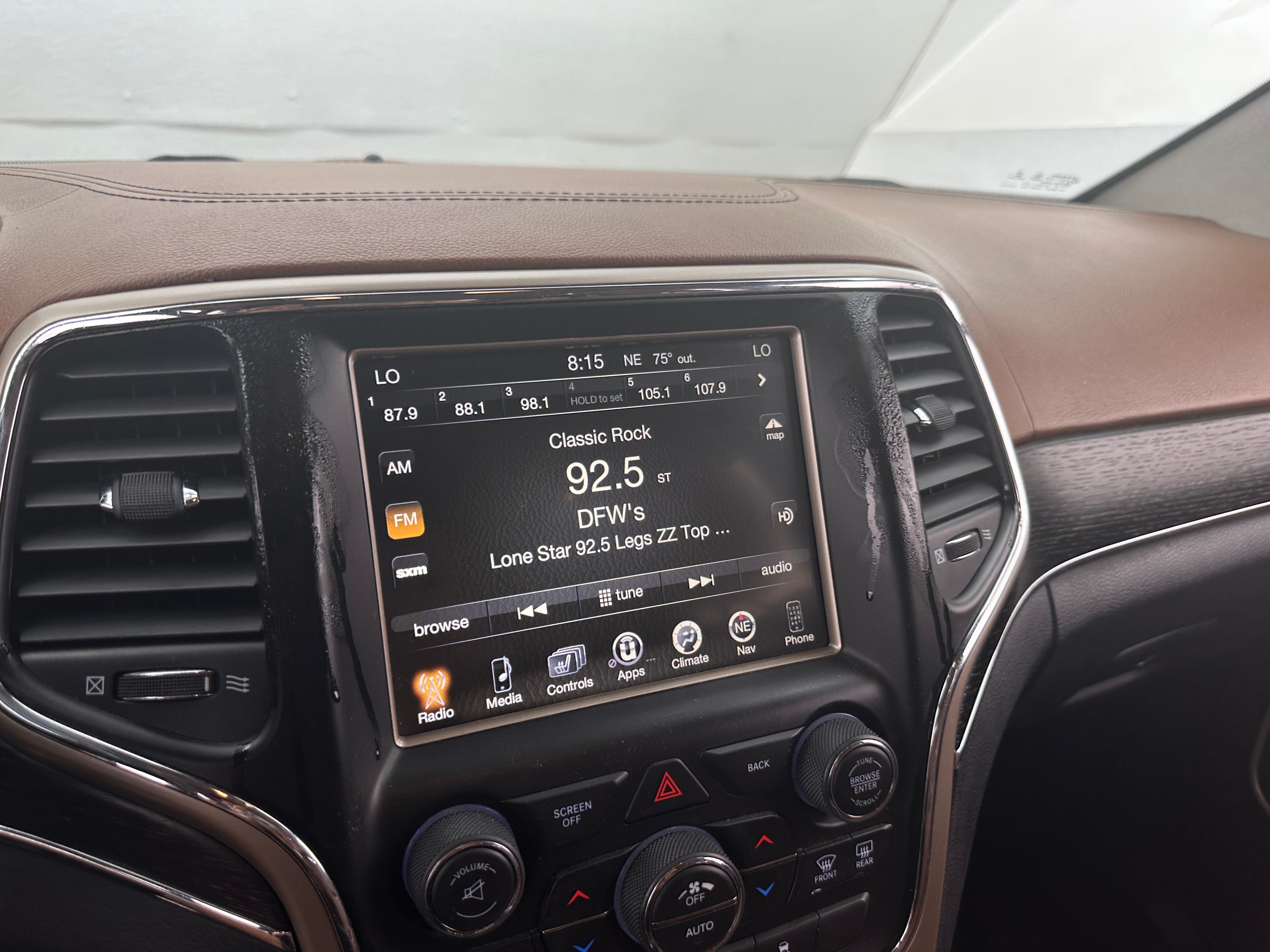 2016 Jeep Grand Cherokee Summit 3
